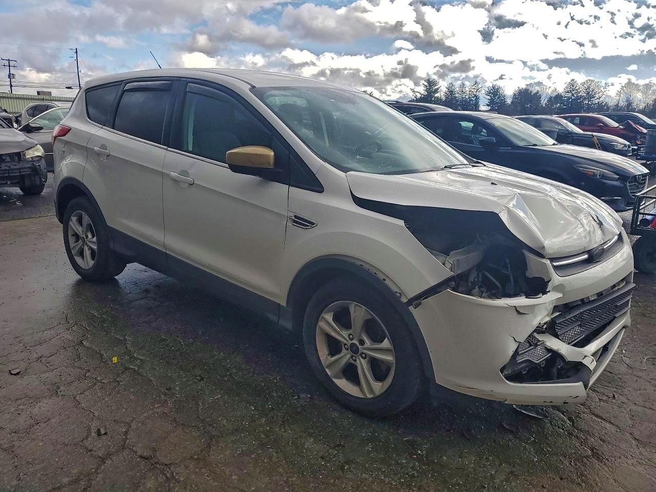2015 Ford Escape Se Белый vin: 1FMCU9GX7FUA97364