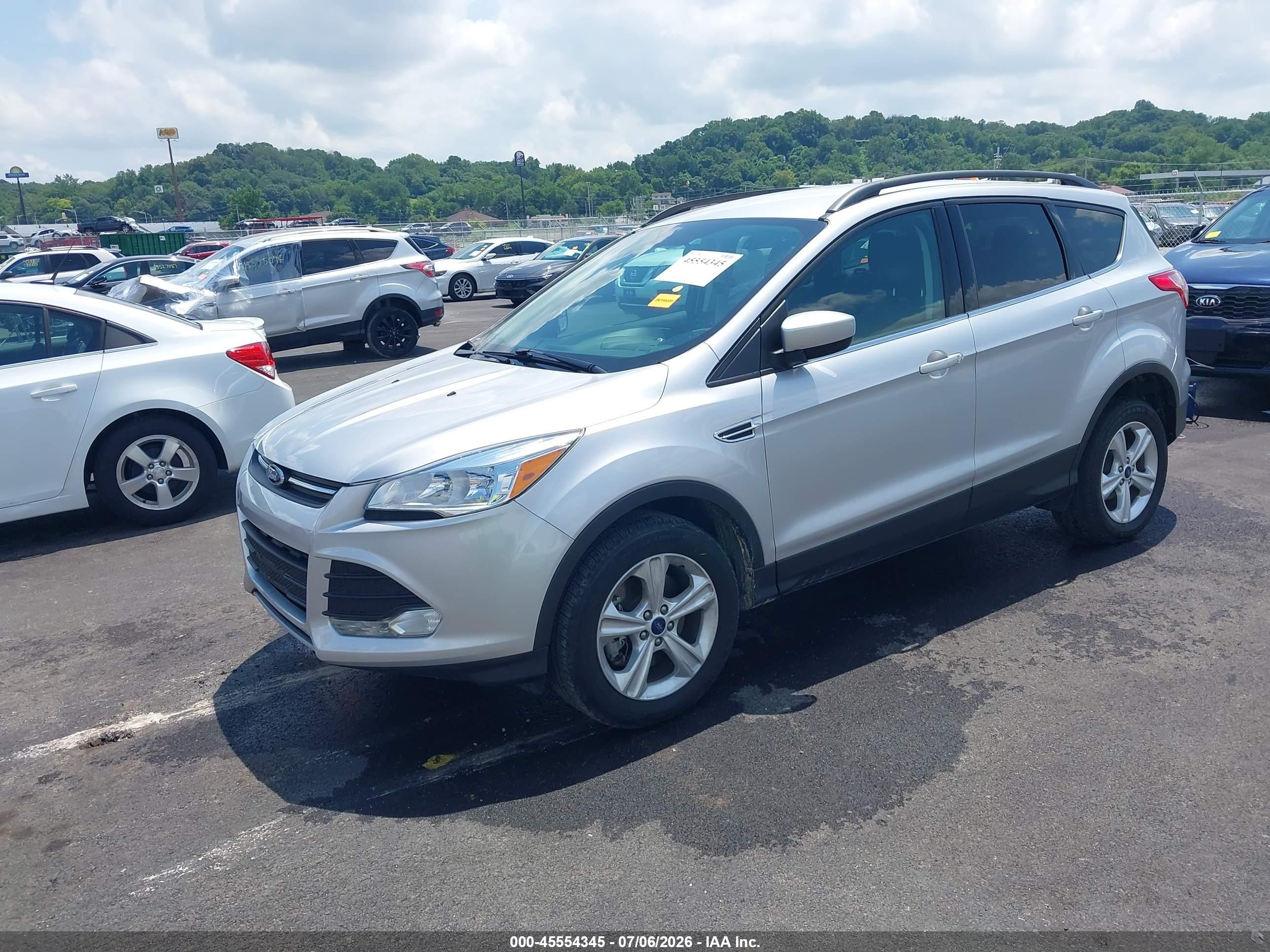 2015 Ford Escape Se Серебряный vin: 1FMCU9GX7FUB72337