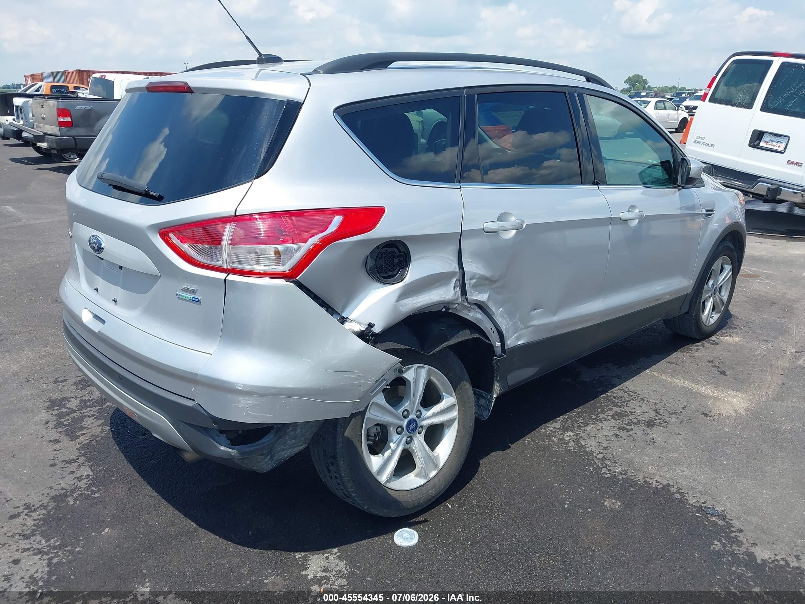2015 Ford Escape Se Серебряный vin: 1FMCU9GX7FUB72337