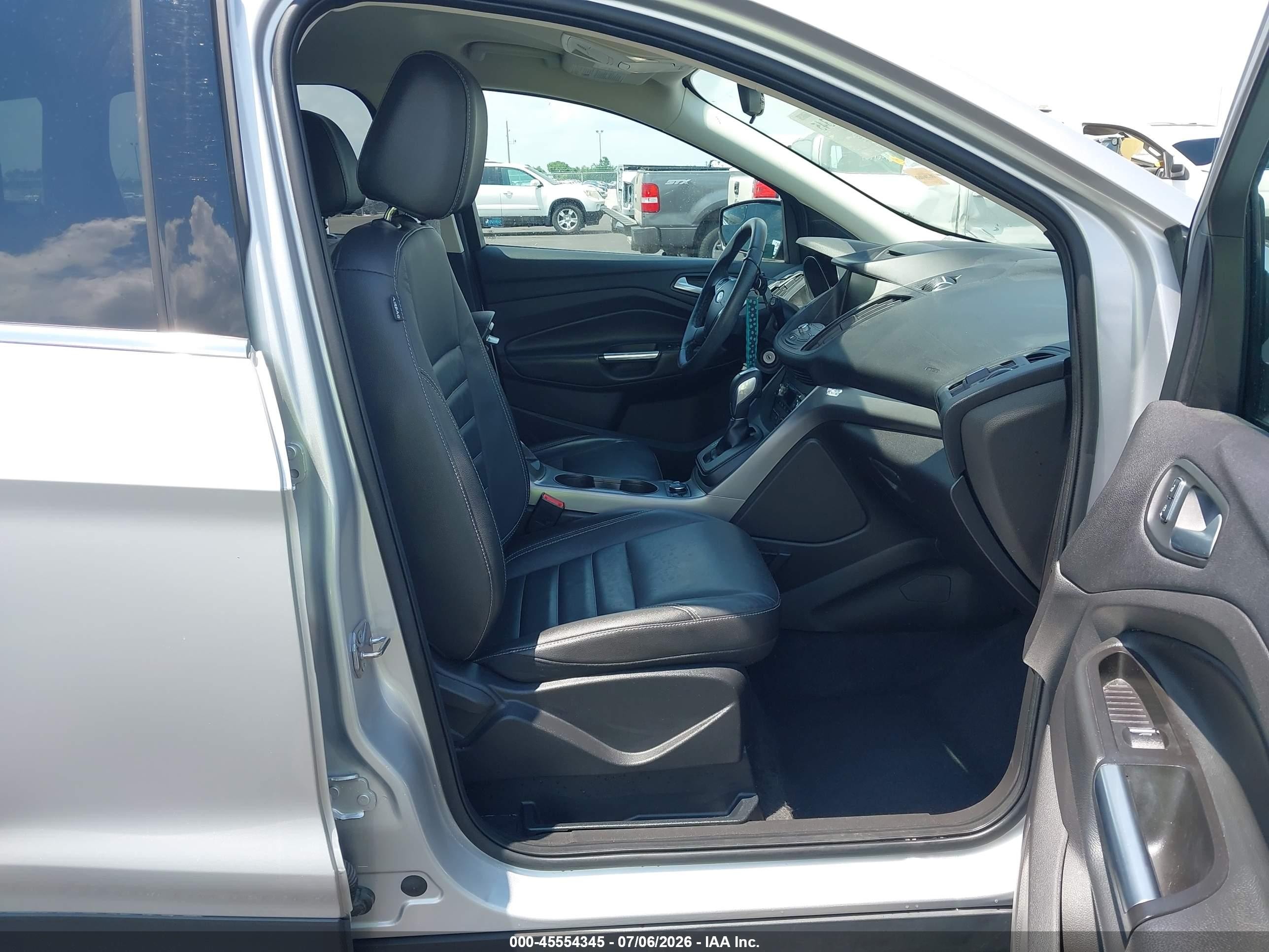 2015 Ford Escape Se Серебряный vin: 1FMCU9GX7FUB72337