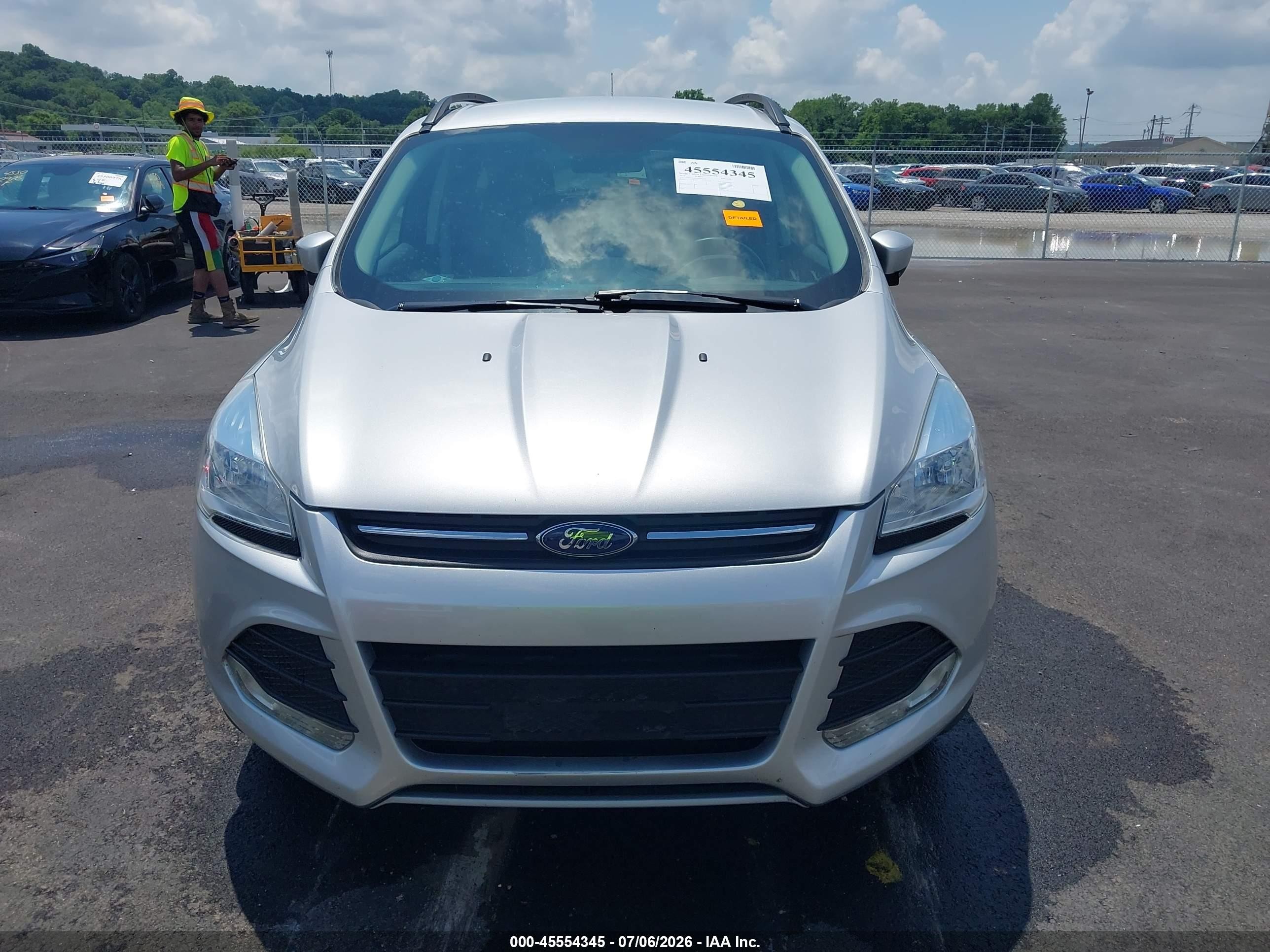 2015 Ford Escape Se Серебряный vin: 1FMCU9GX7FUB72337
