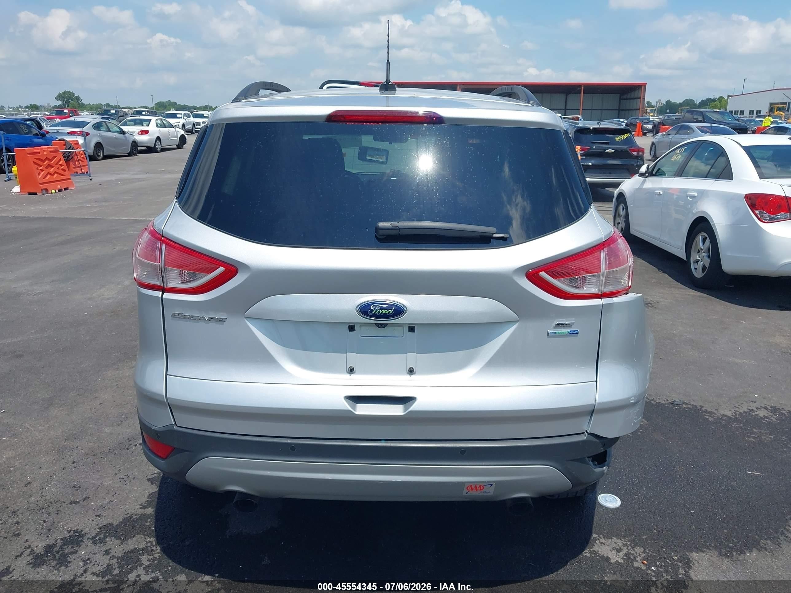 2015 Ford Escape Se Серебряный vin: 1FMCU9GX7FUB72337
