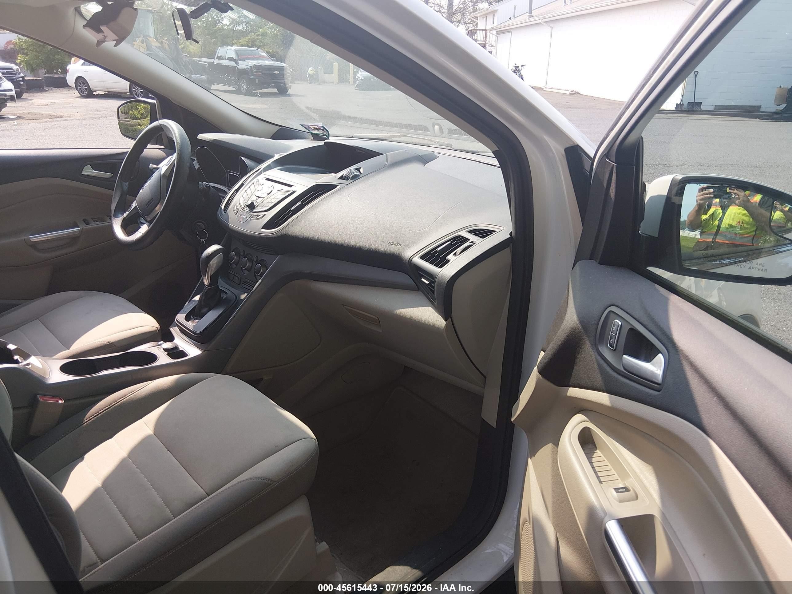 2015 Ford Escape Se White vin: 1FMCU9GX7FUC00055