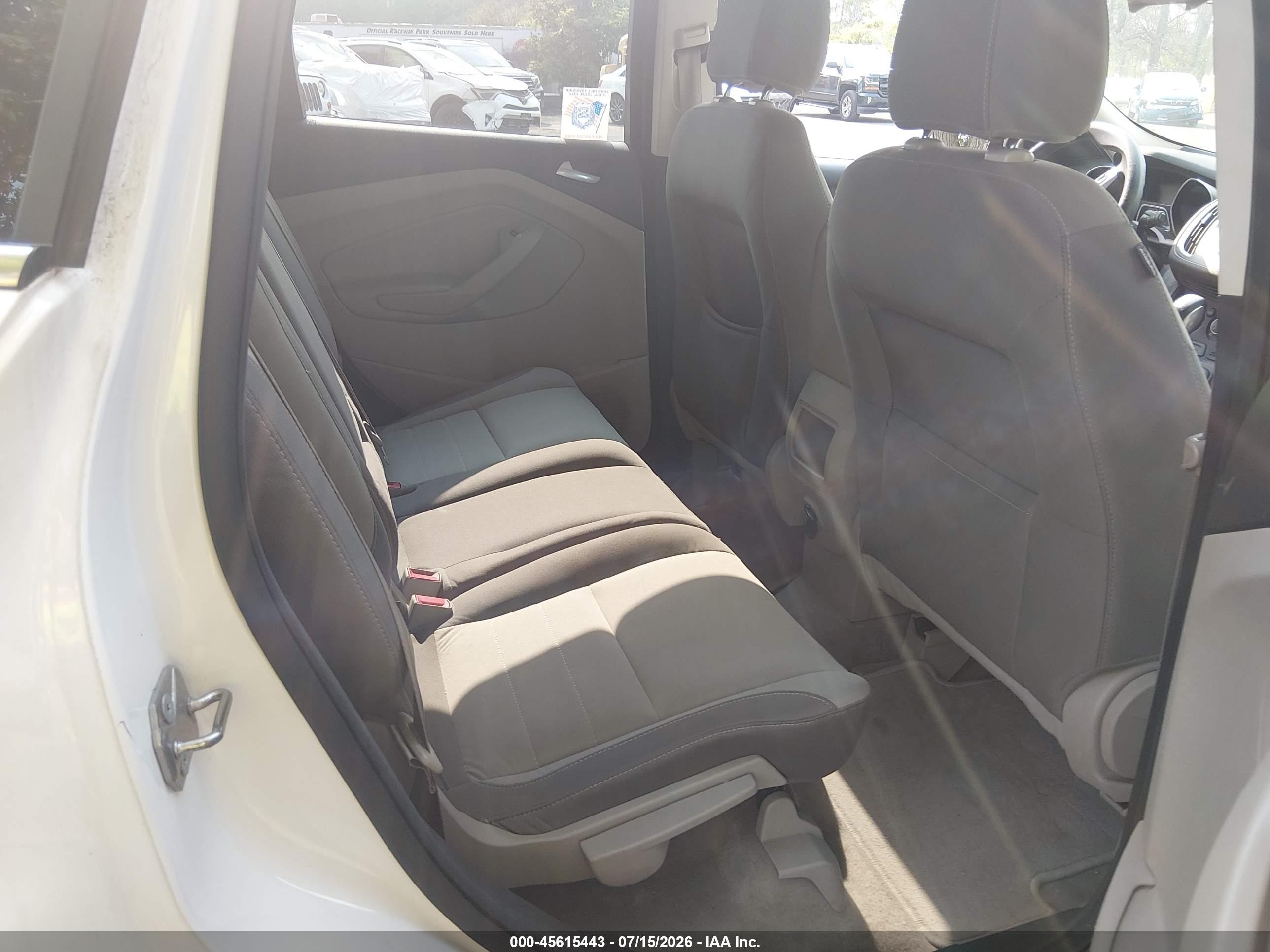 2015 Ford Escape Se White vin: 1FMCU9GX7FUC00055