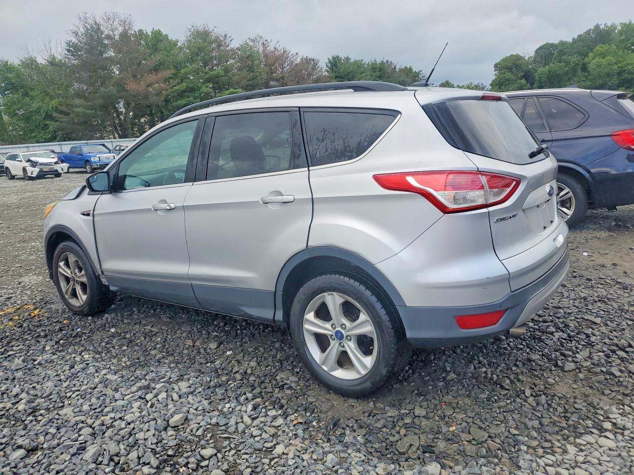 2016 Ford Escape Se Серебряный vin: 1FMCU9GX7GUC03734