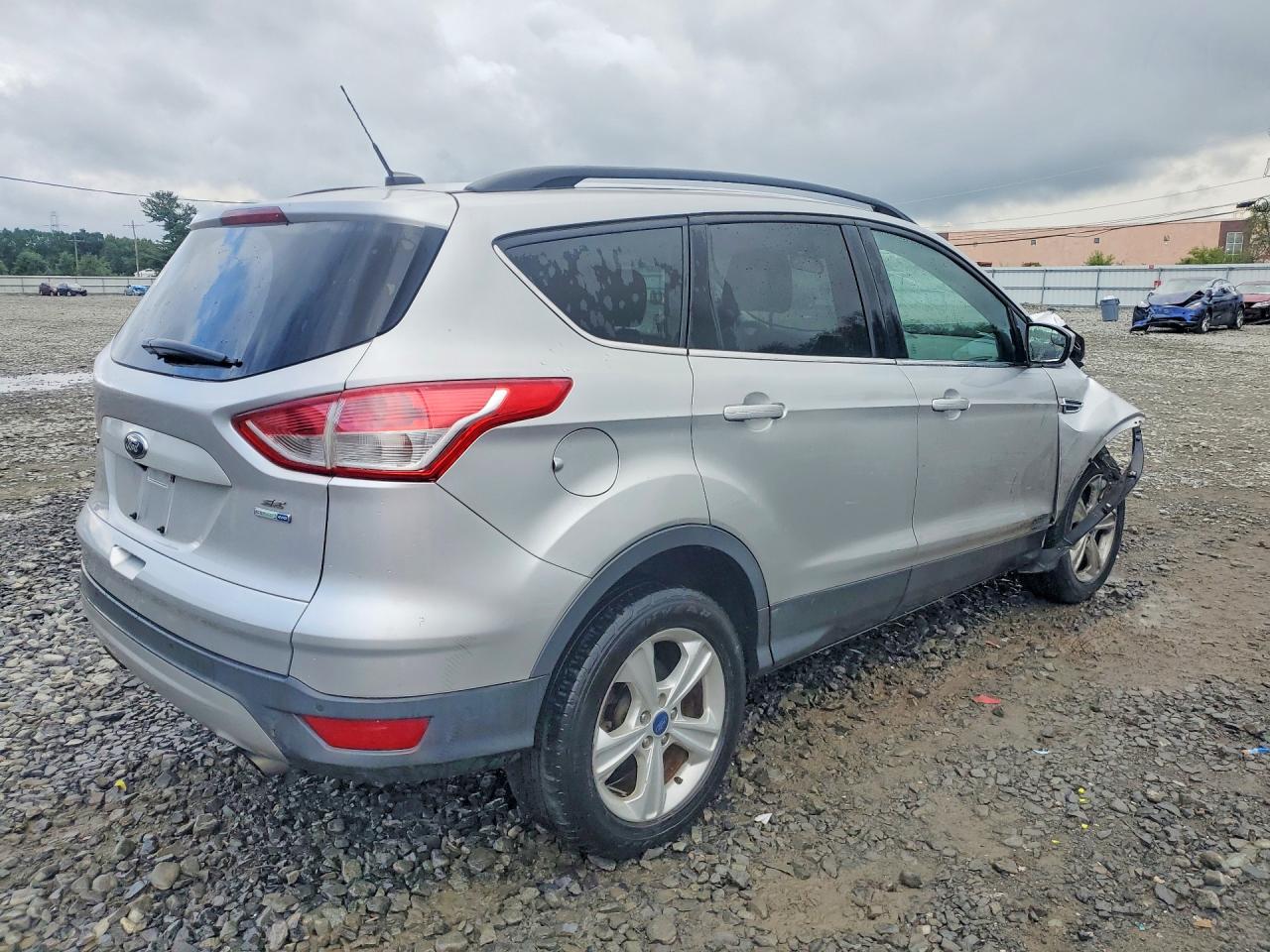 2016 Ford Escape Se Серебряный vin: 1FMCU9GX7GUC03734