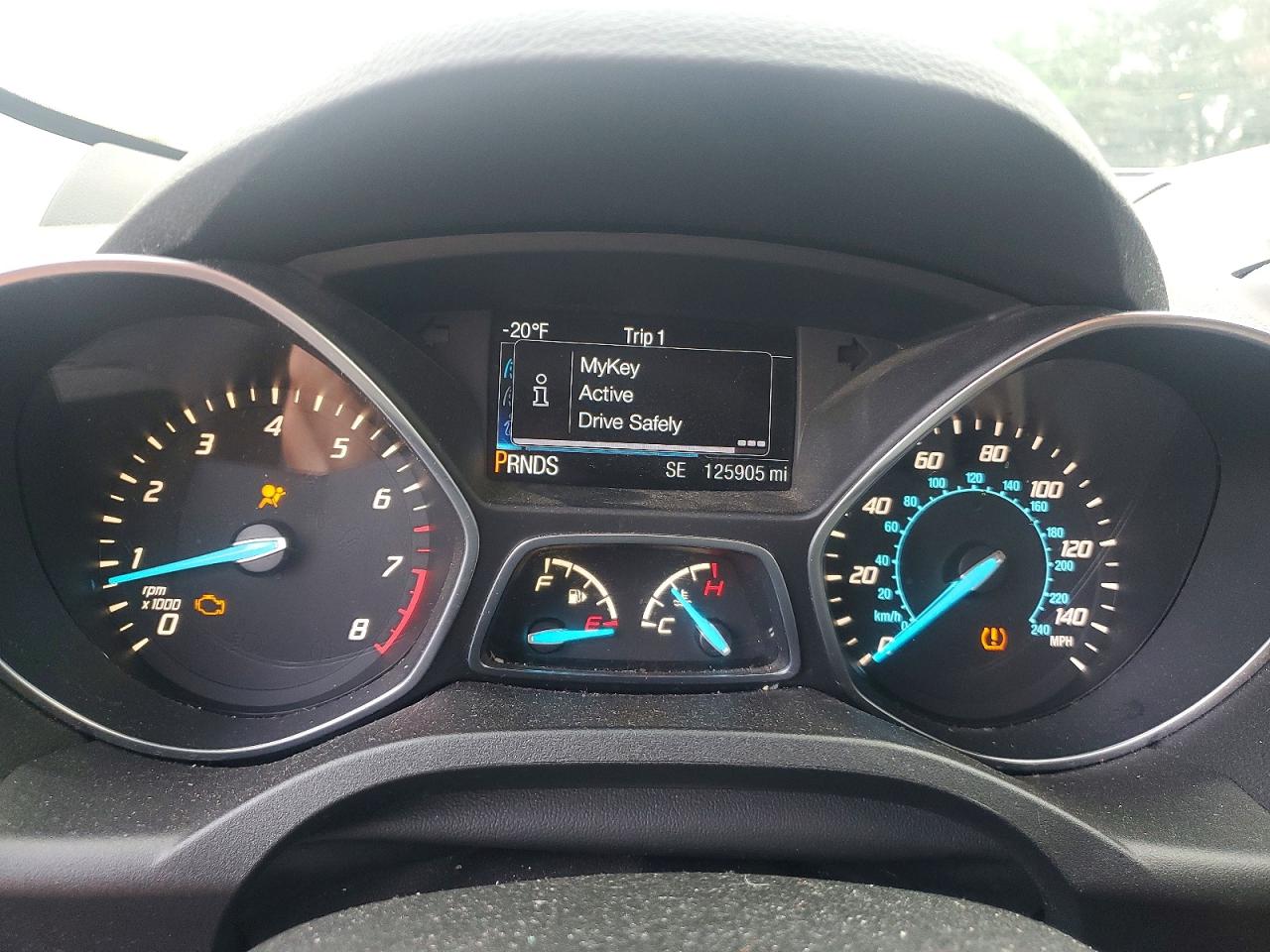 2016 Ford Escape Se Серебряный vin: 1FMCU9GX7GUC03734