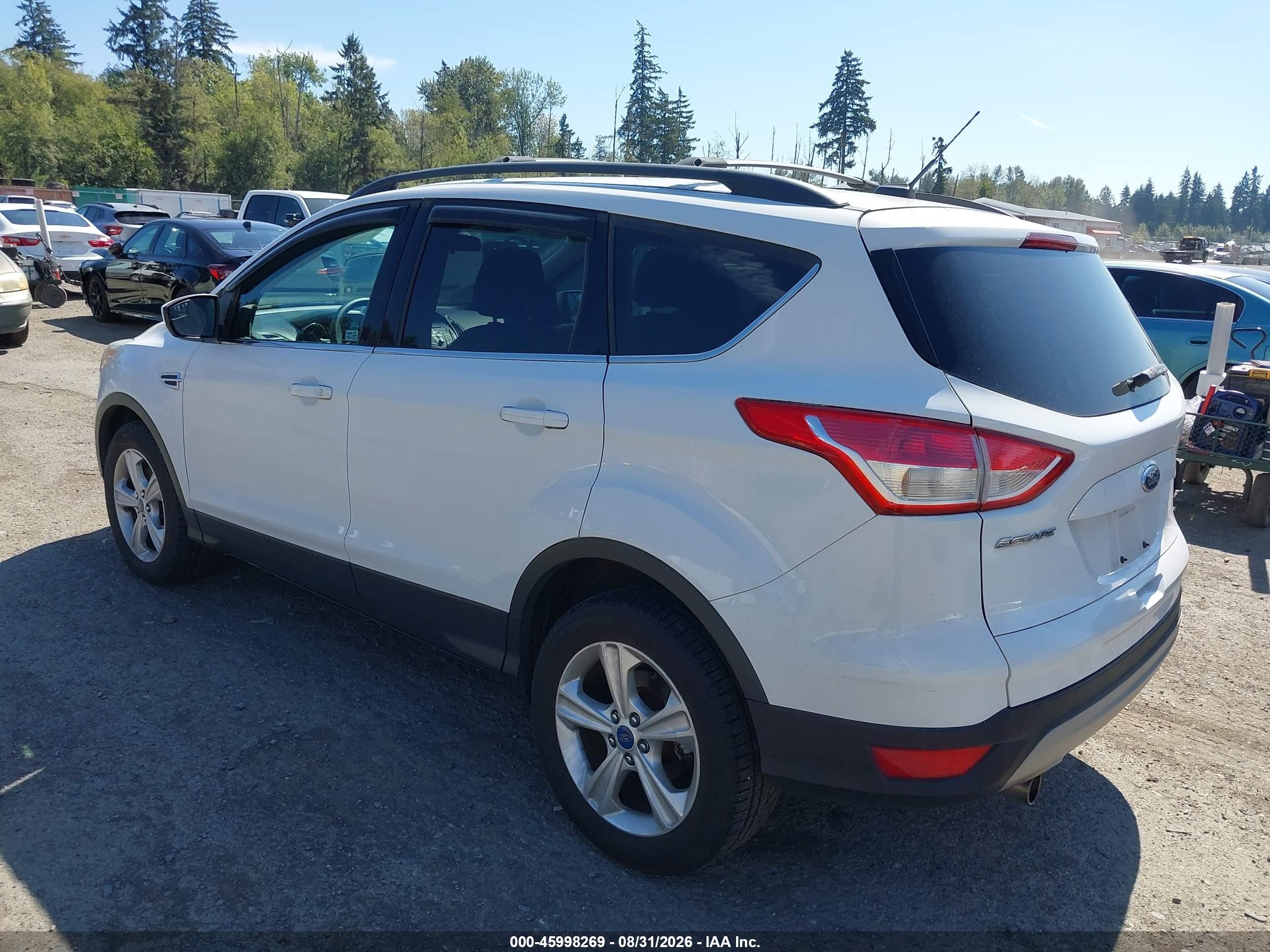 2013 Ford Escape Se Белый vin: 1FMCU9GX8DUB64731