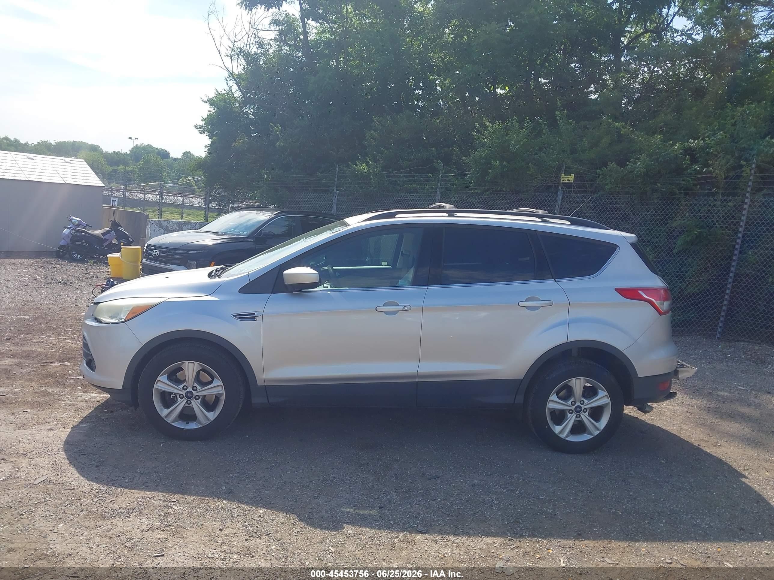 2015 Ford Escape Se Silver vin: 1FMCU9GX8FUA02214