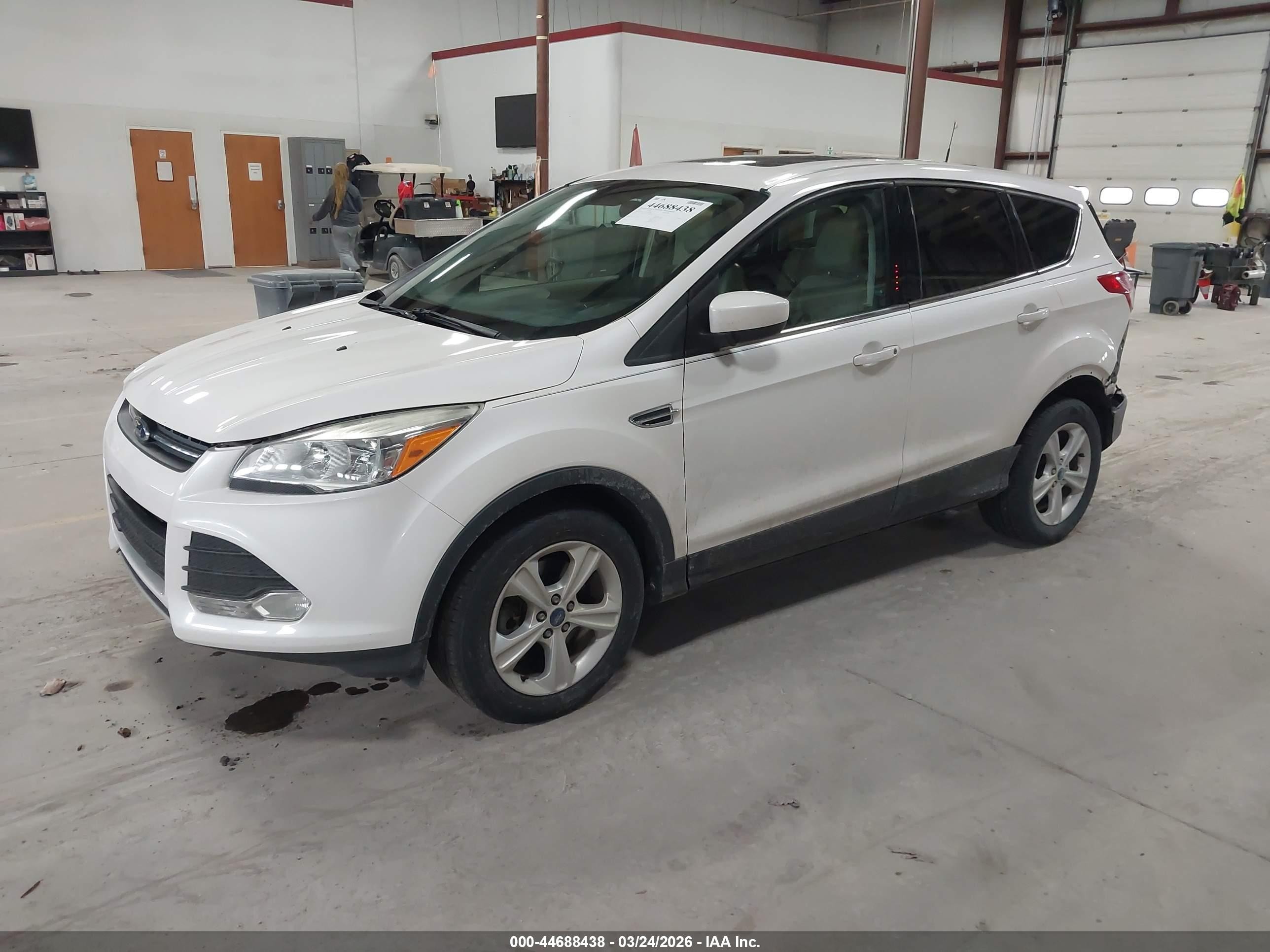 2014 Ford Escape Se White vin: 1FMCU9GX9EUA21983