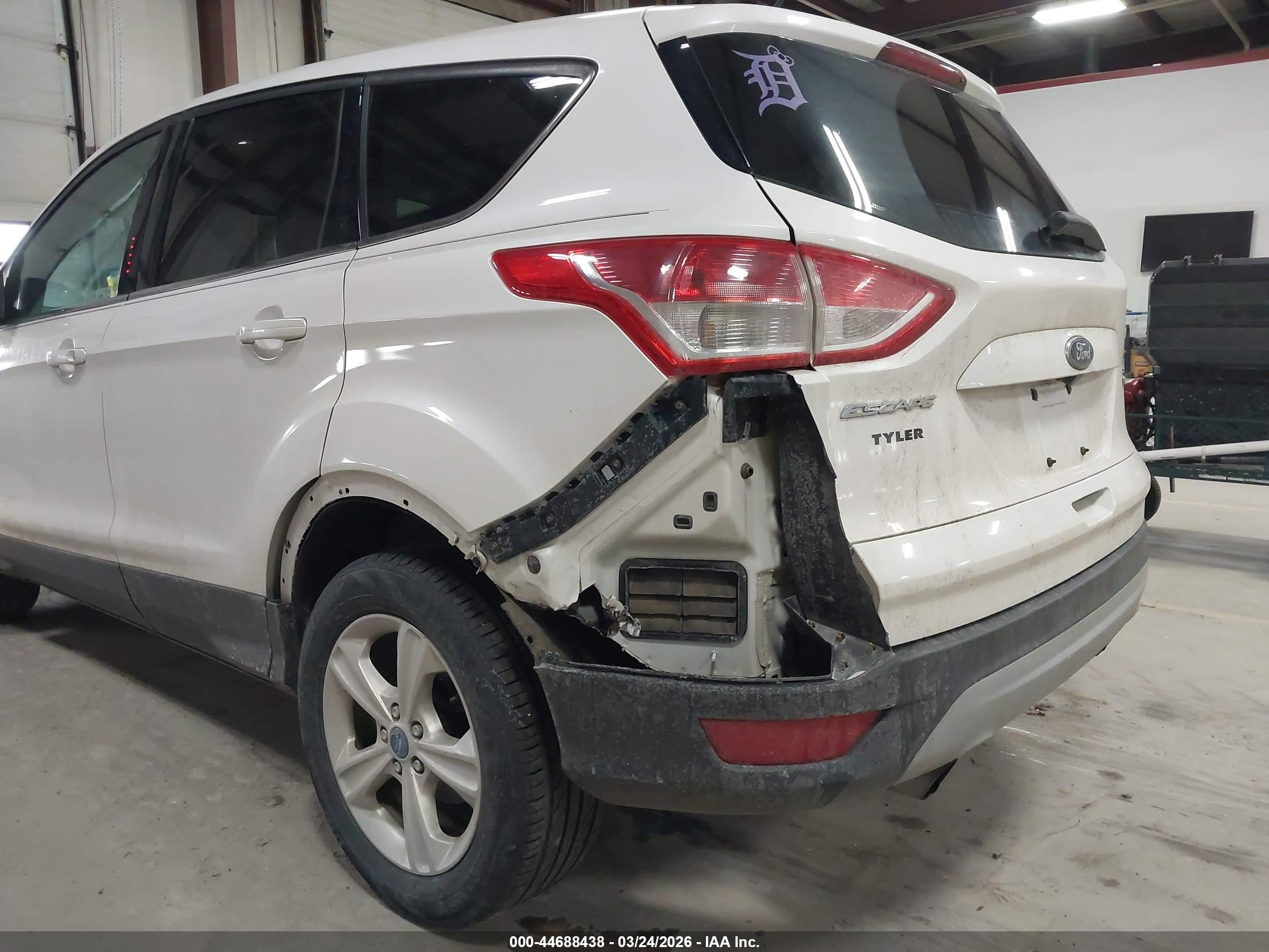 2014 Ford Escape Se White vin: 1FMCU9GX9EUA21983