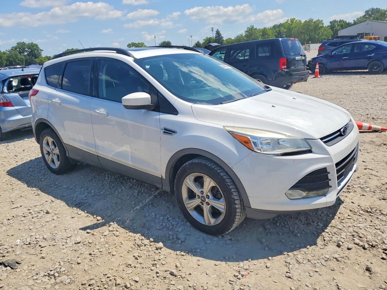2014 Ford Escape Se White vin: 1FMCU9GX9EUB96038