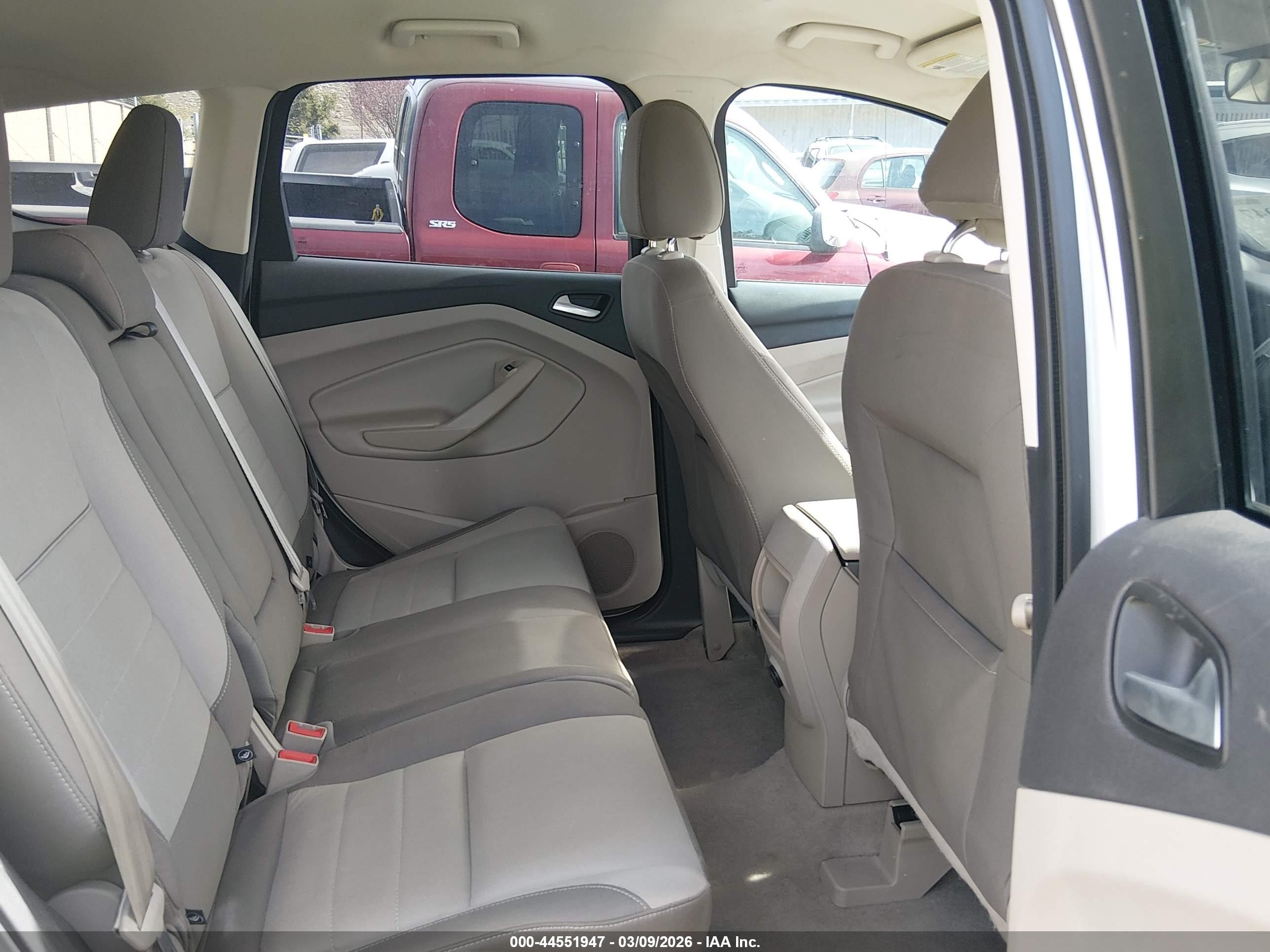 2015 Ford Escape Se White vin: 1FMCU9GX9FUA64236