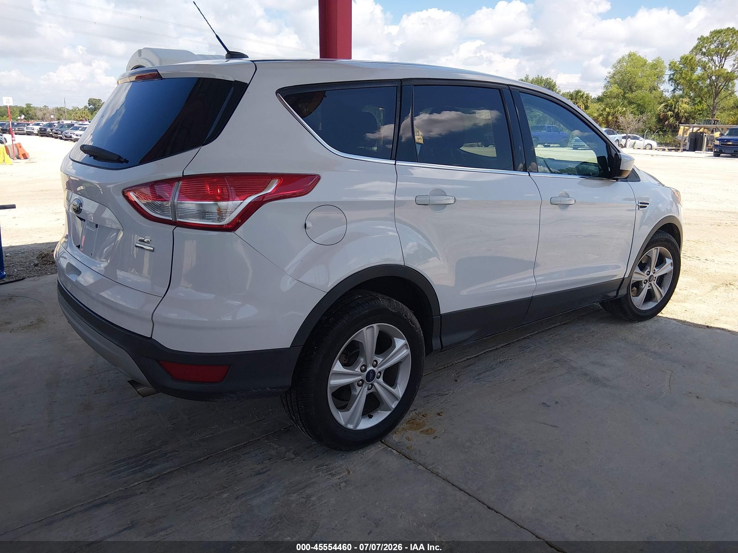 2015 Ford Escape Se White vin: 1FMCU9GX9FUB01771