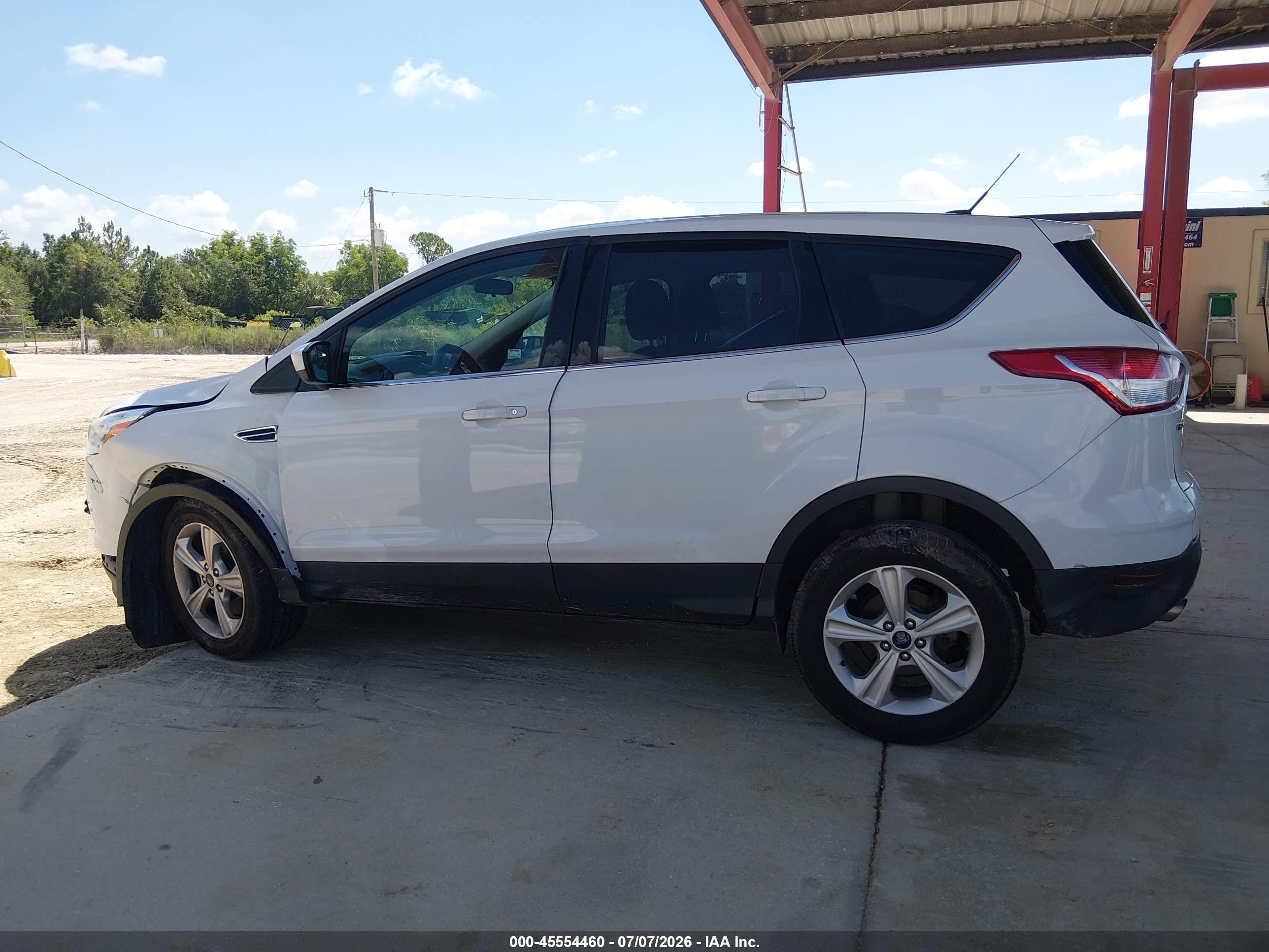 2015 Ford Escape Se White vin: 1FMCU9GX9FUB01771