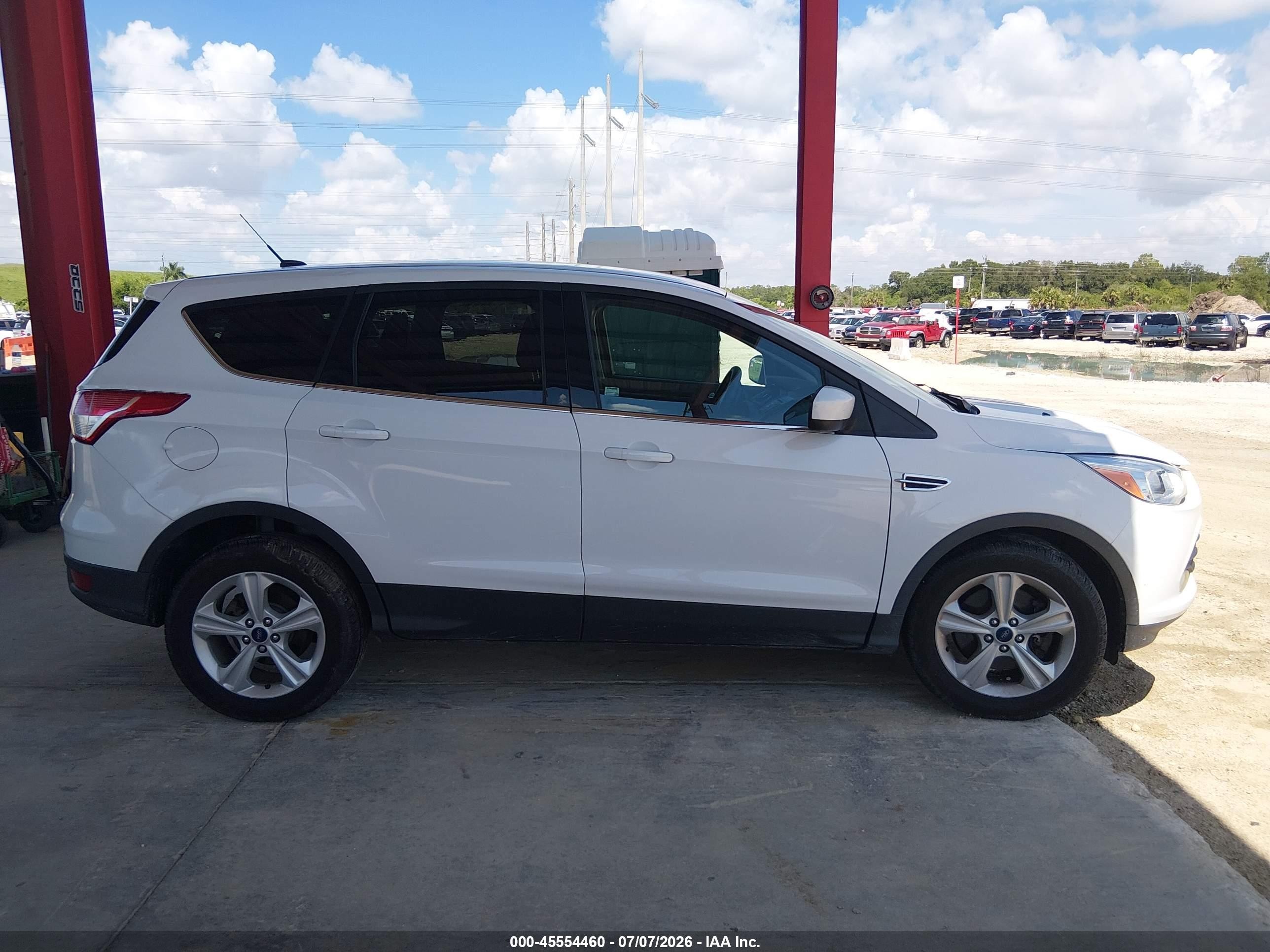 2015 Ford Escape Se White vin: 1FMCU9GX9FUB01771