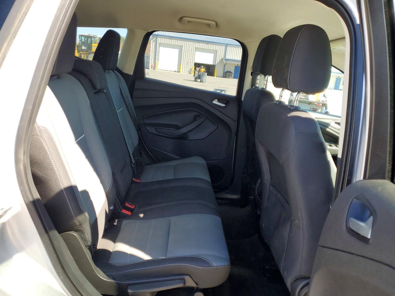2015 Ford Escape Se Серебряный vin: 1FMCU9GX9FUB15251