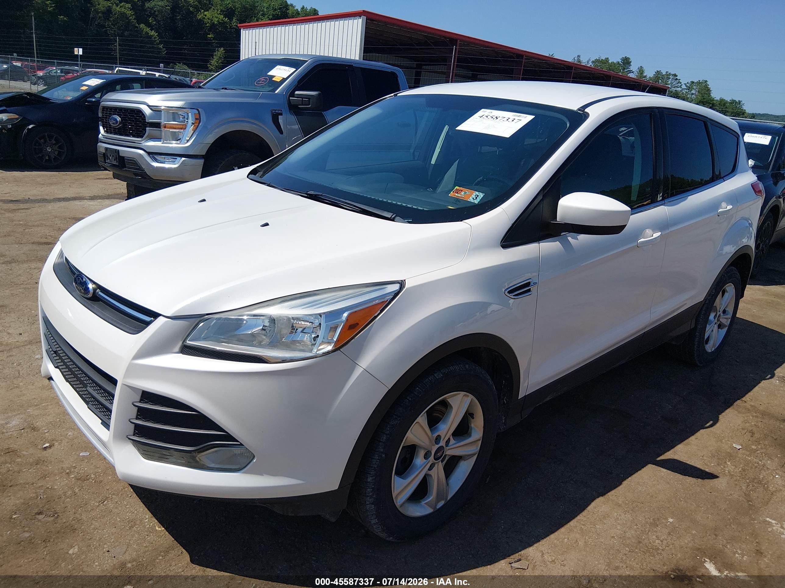 2015 Ford Escape Se Белый vin: 1FMCU9GX9FUB47391