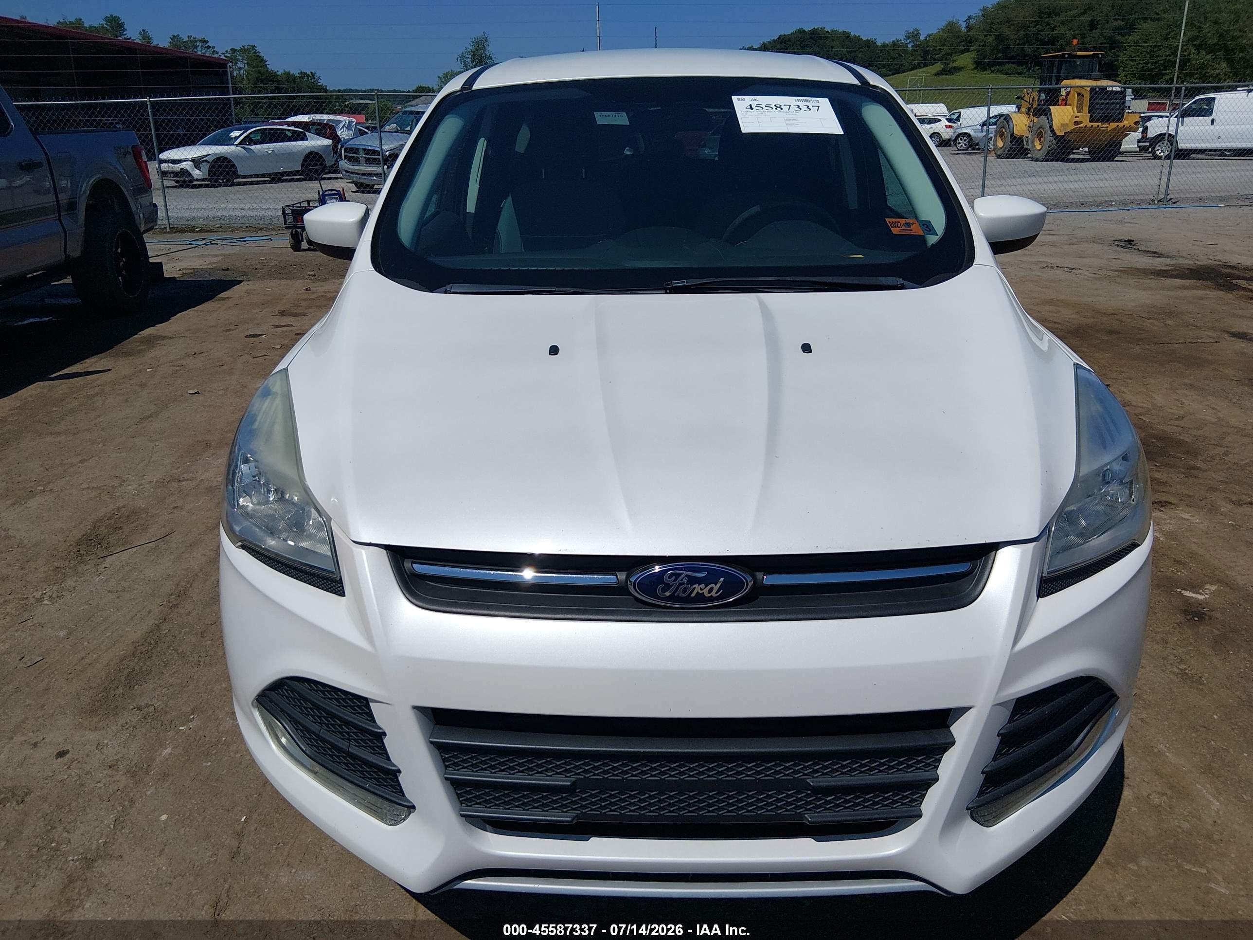 2015 Ford Escape Se Белый vin: 1FMCU9GX9FUB47391