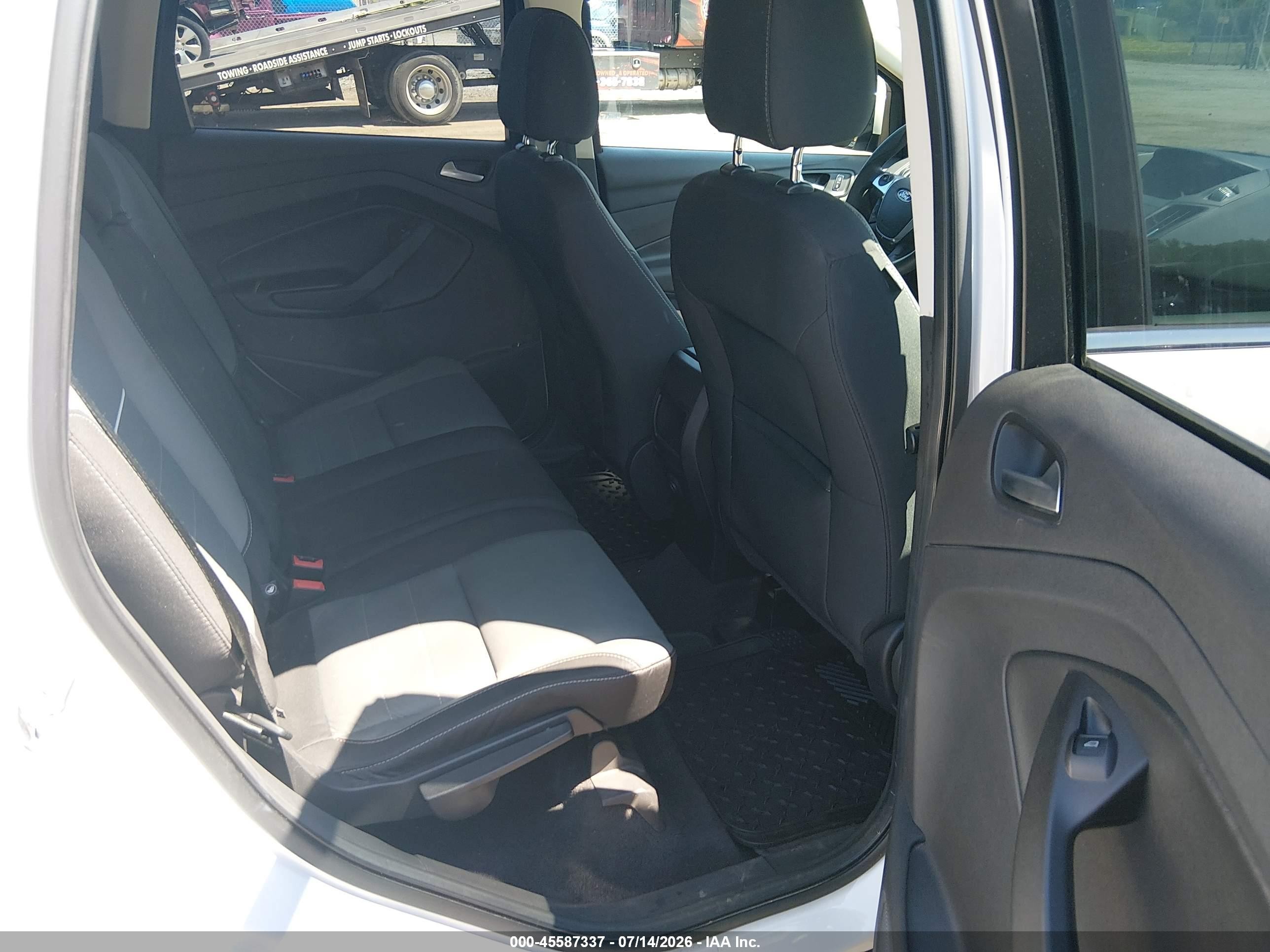 2015 Ford Escape Se Белый vin: 1FMCU9GX9FUB47391