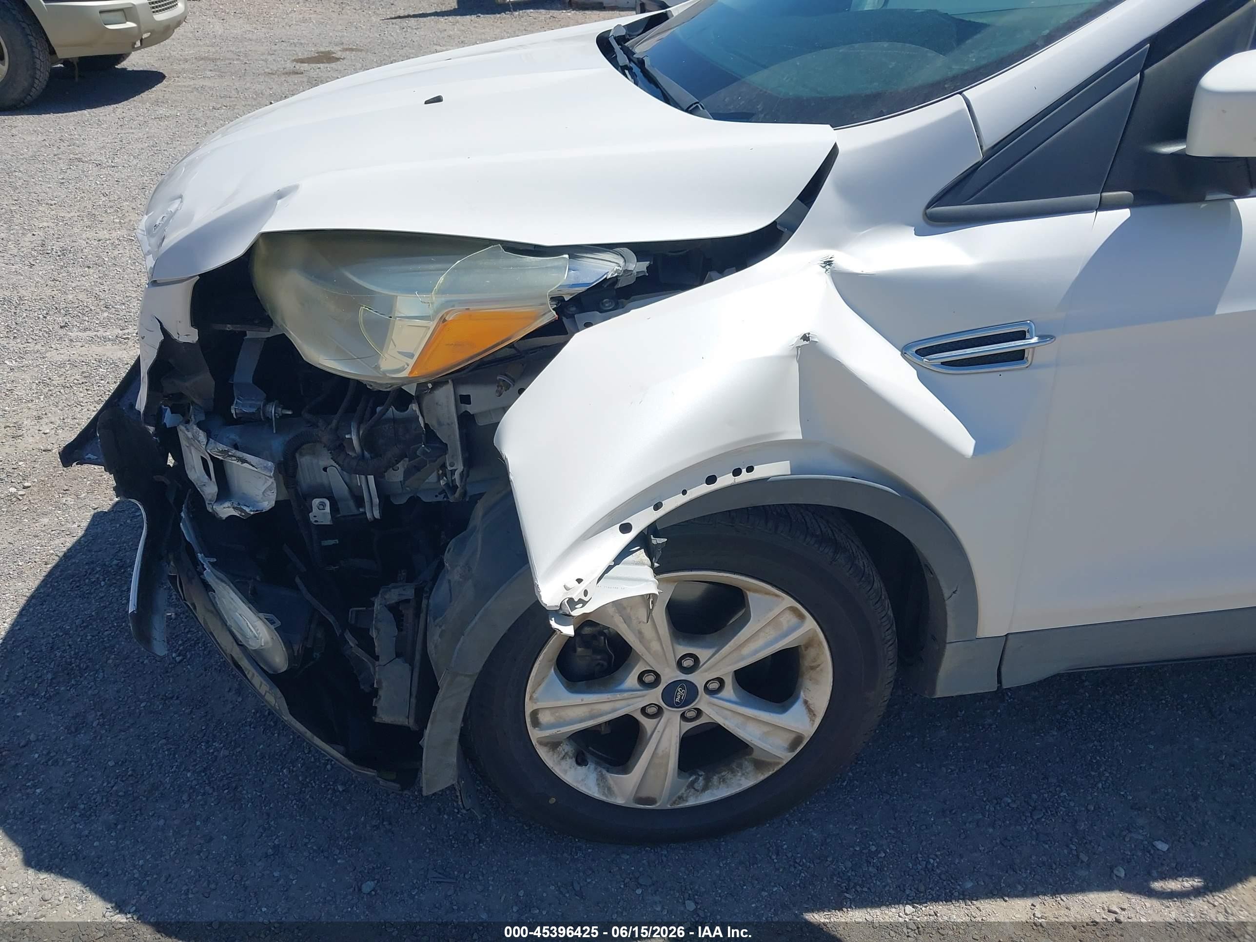 2015 Ford Escape Se Белый vin: 1FMCU9GX9FUC80264