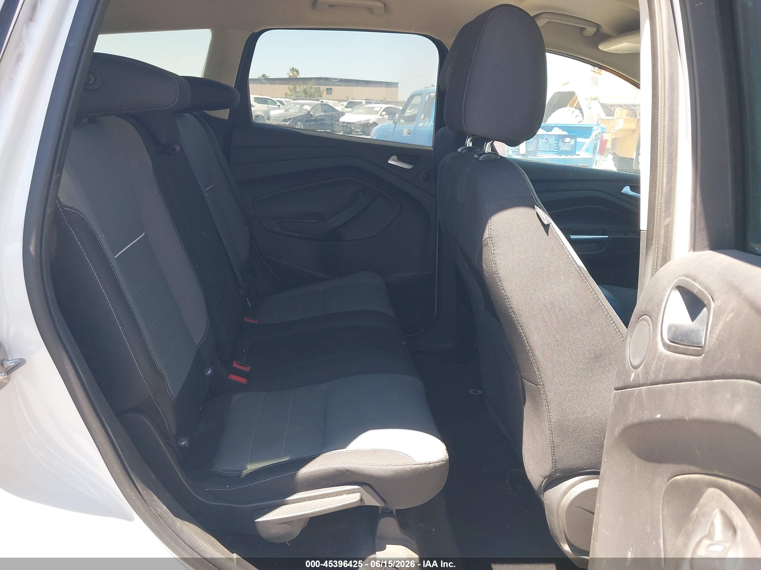 2015 Ford Escape Se Белый vin: 1FMCU9GX9FUC80264