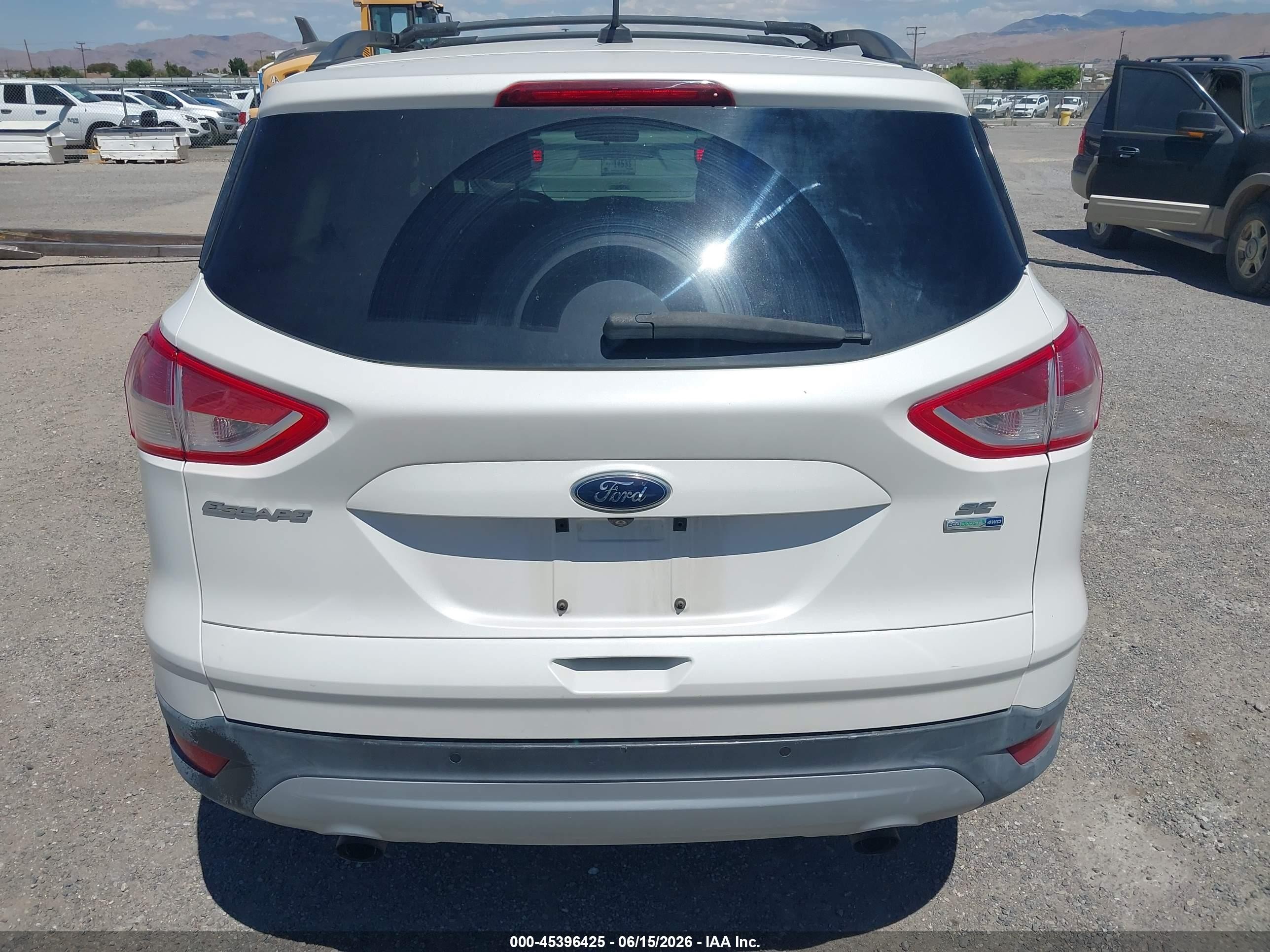 2015 Ford Escape Se Белый vin: 1FMCU9GX9FUC80264