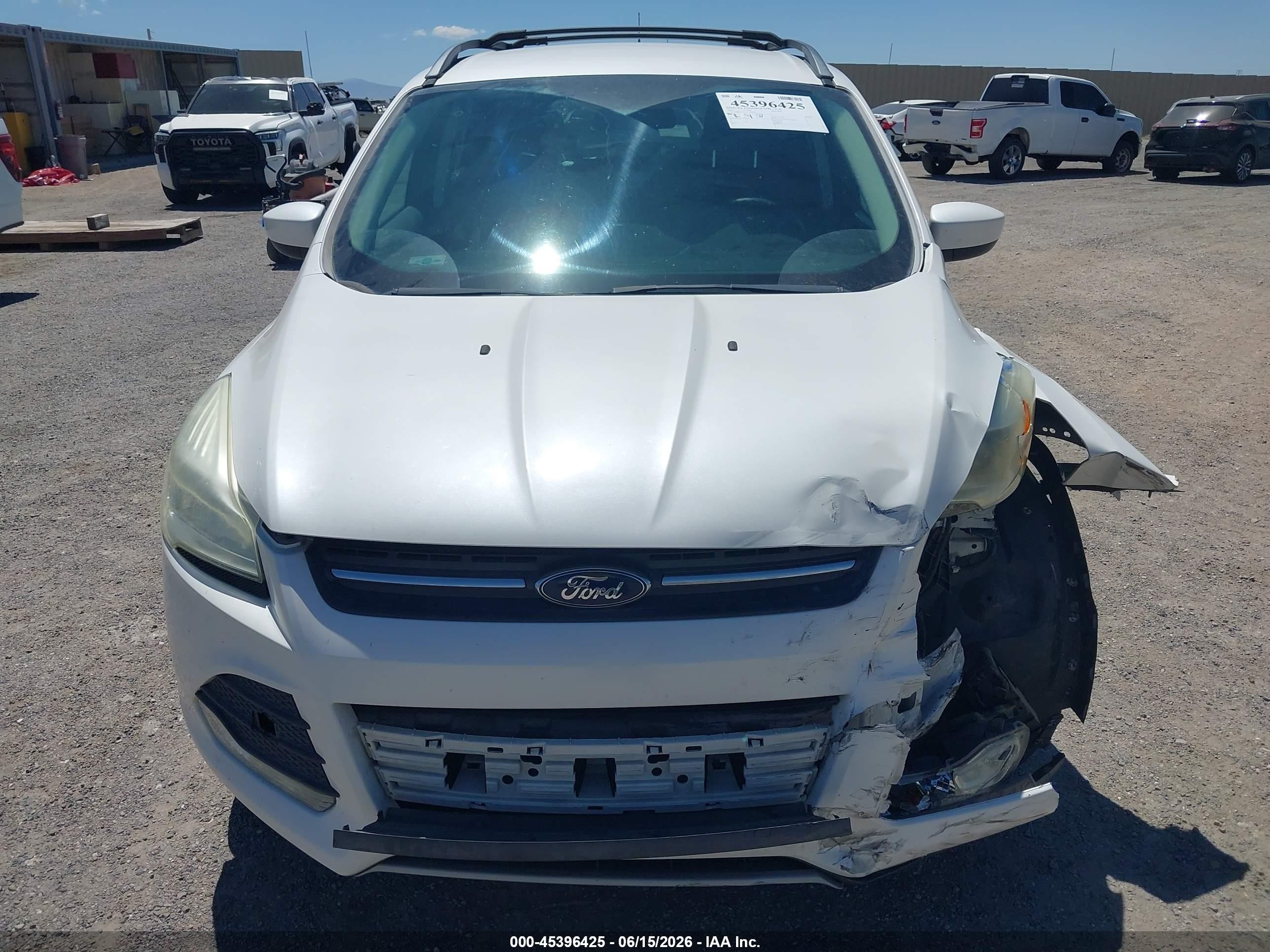 2015 Ford Escape Se Белый vin: 1FMCU9GX9FUC80264
