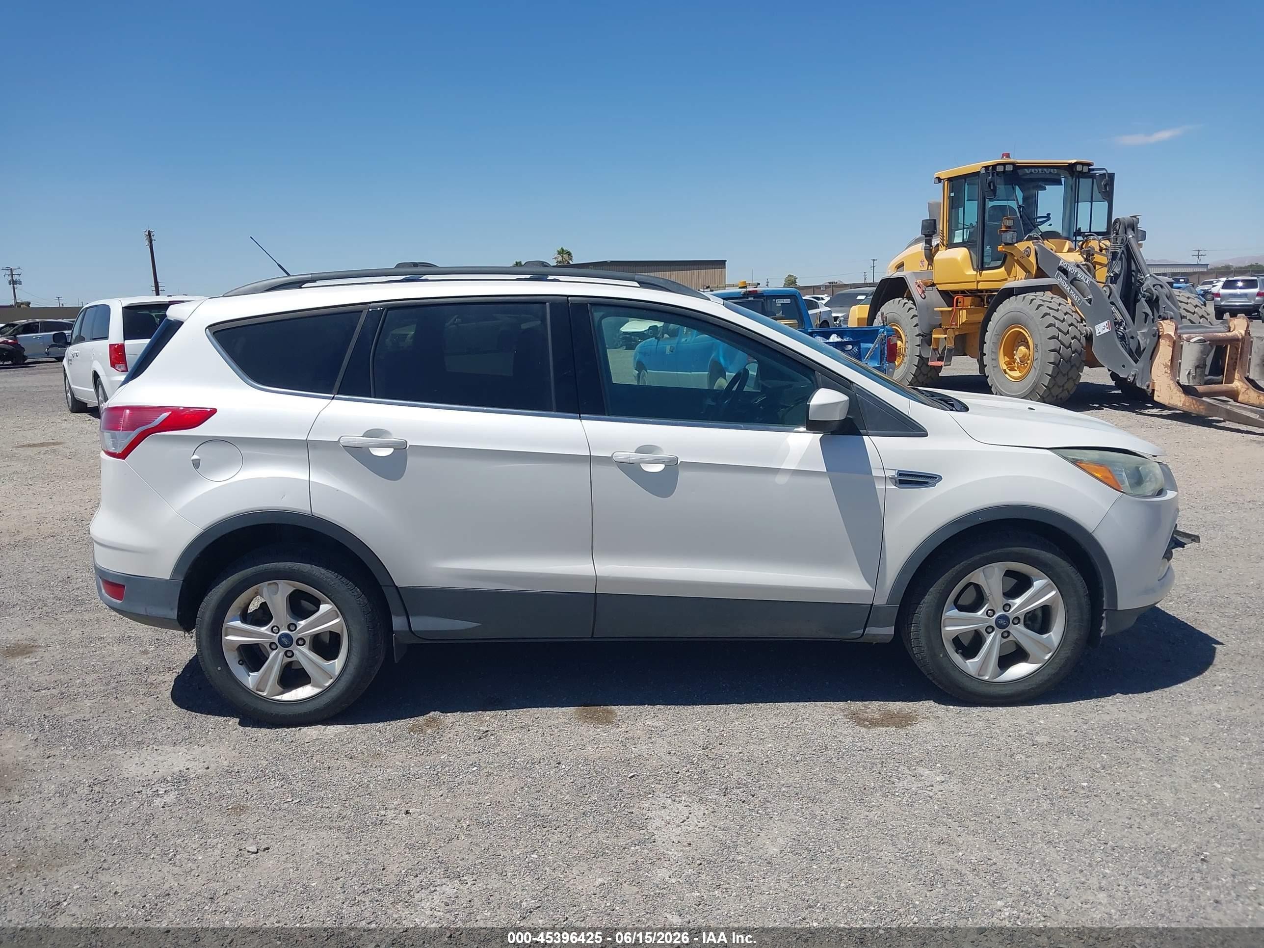 2015 Ford Escape Se Белый vin: 1FMCU9GX9FUC80264