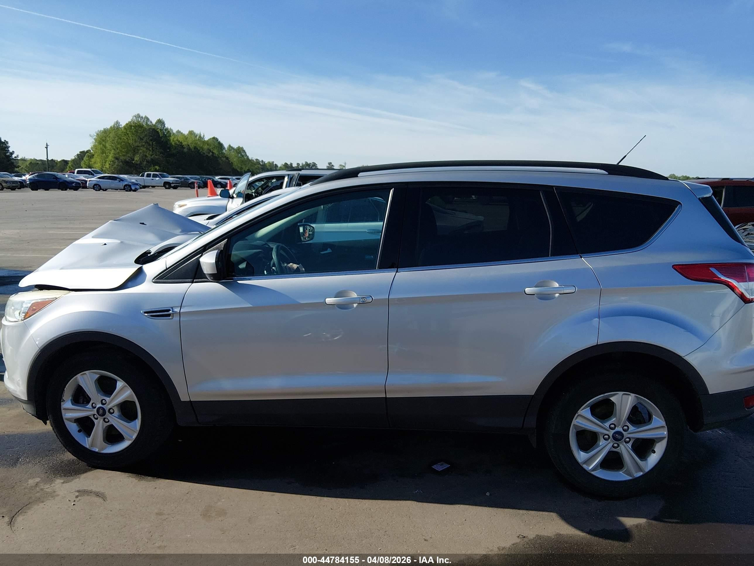 2014 Ford Escape Se Серебряный vin: 1FMCU9GXXEUB37659