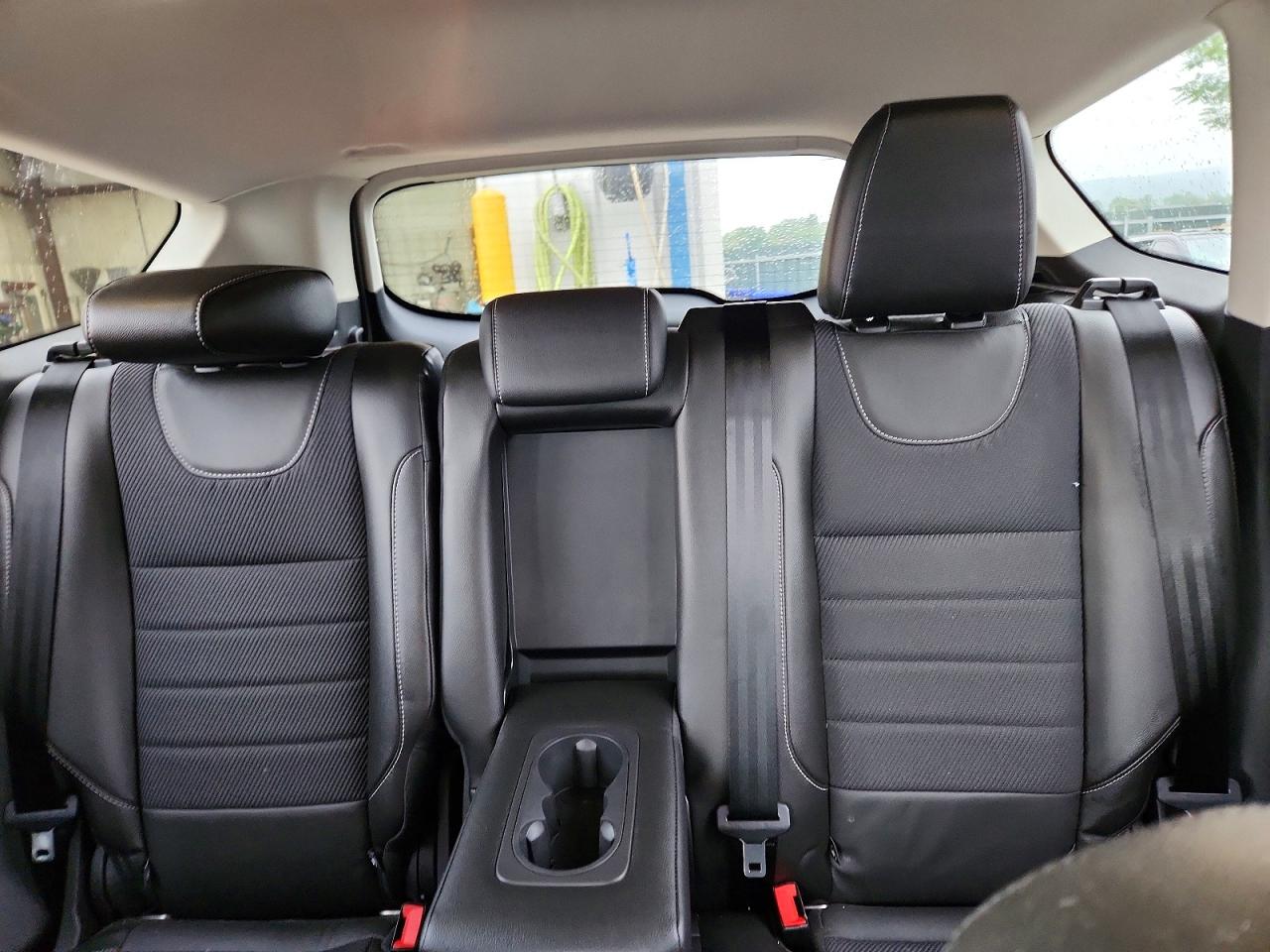 2015 Ford Escape Se White vin: 1FMCU9GXXFUB23813