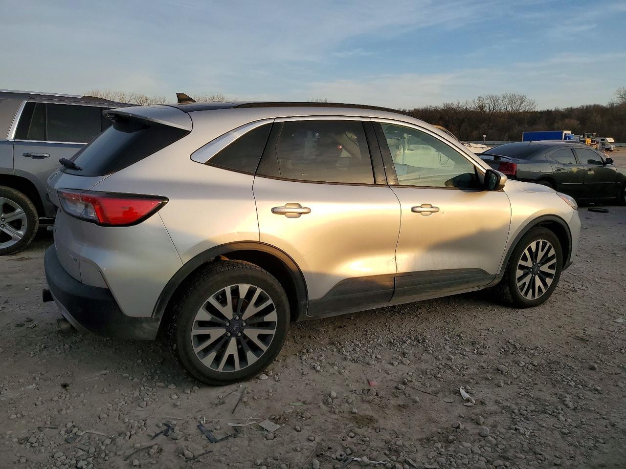 2020 Ford Escape Sel Серебряный vin: 1FMCU9H90LUC20840
