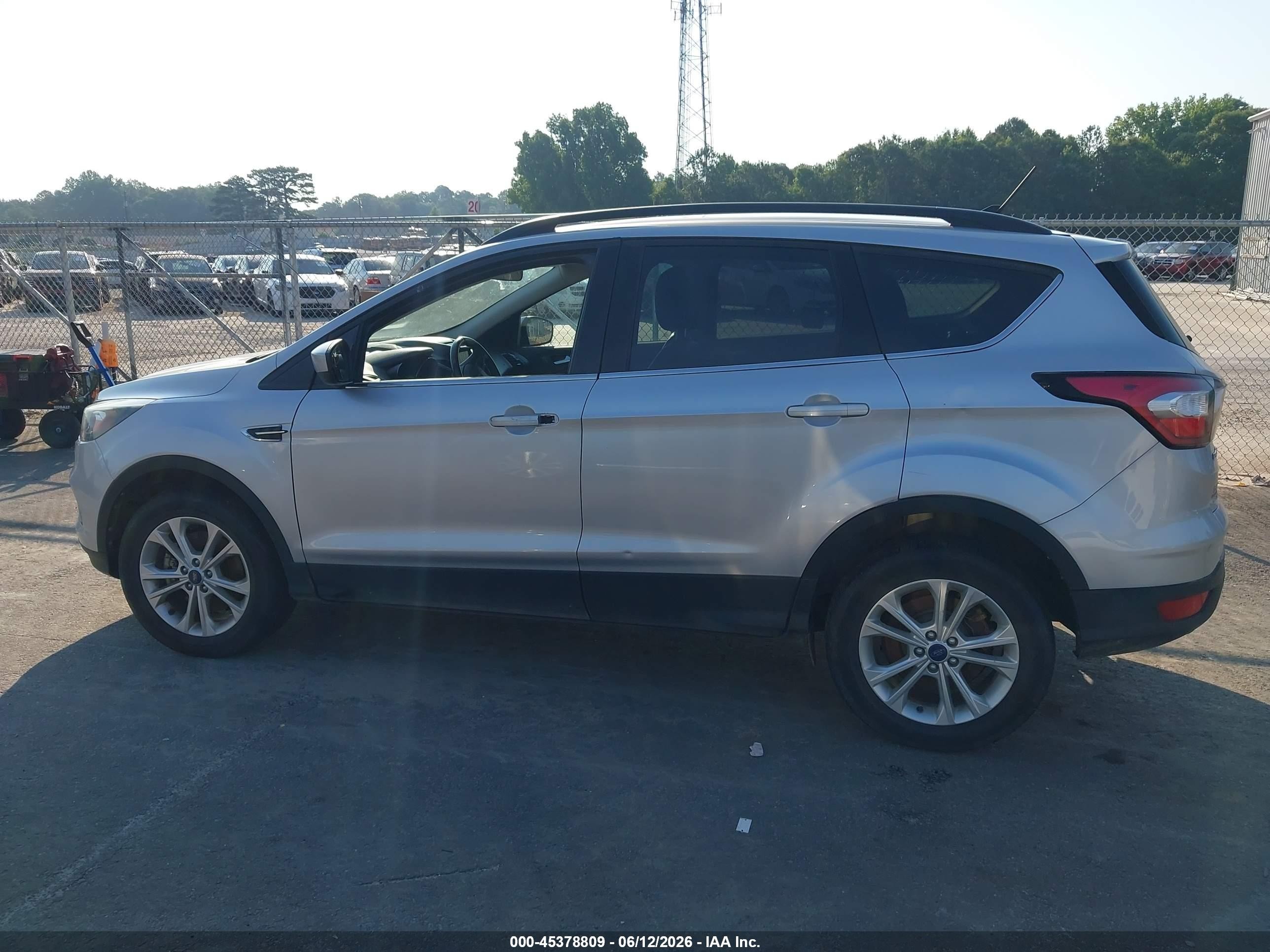 2018 Ford Escape Sel Silver vin: 1FMCU9HD0JUA83660