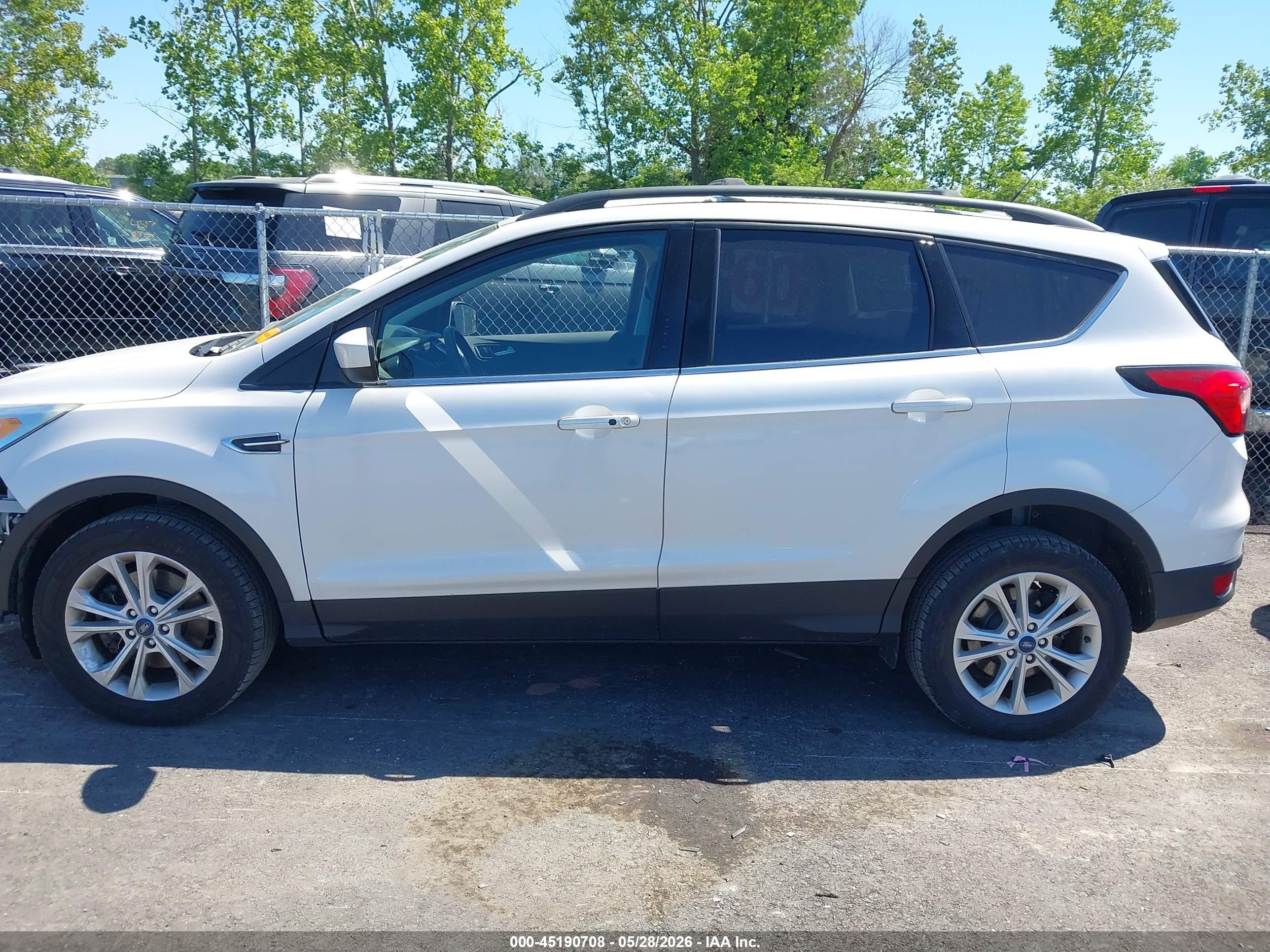 2019 Ford Escape Sel White vin: 1FMCU9HD2KUA91647