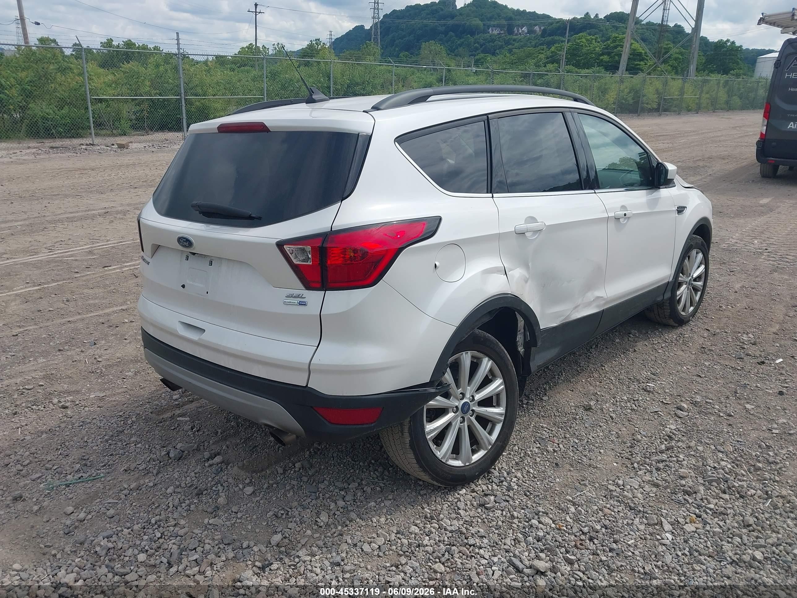 2019 Ford Escape Sel White vin: 1FMCU9HD3KUA94119