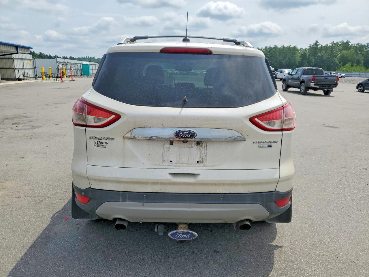 2014 Ford Escape Titanium White vin: 1FMCU9J90EUB75427