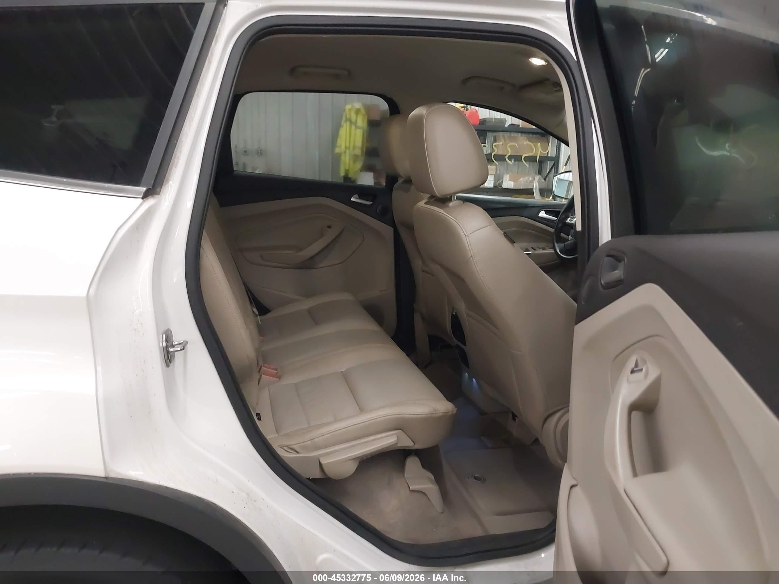 2014 Ford Escape Titanium Белый vin: 1FMCU9J90EUE26981