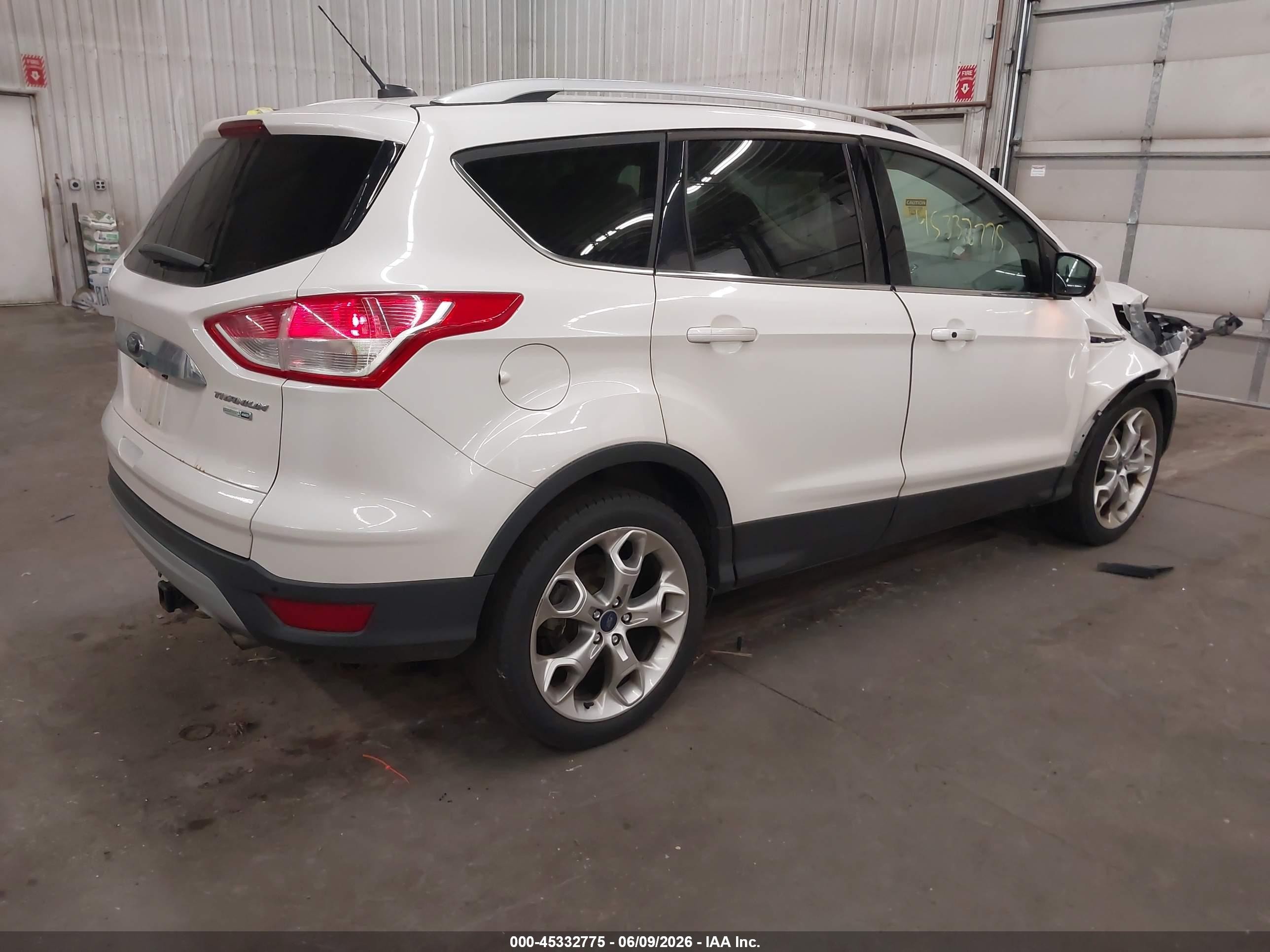 2014 Ford Escape Titanium Белый vin: 1FMCU9J90EUE26981