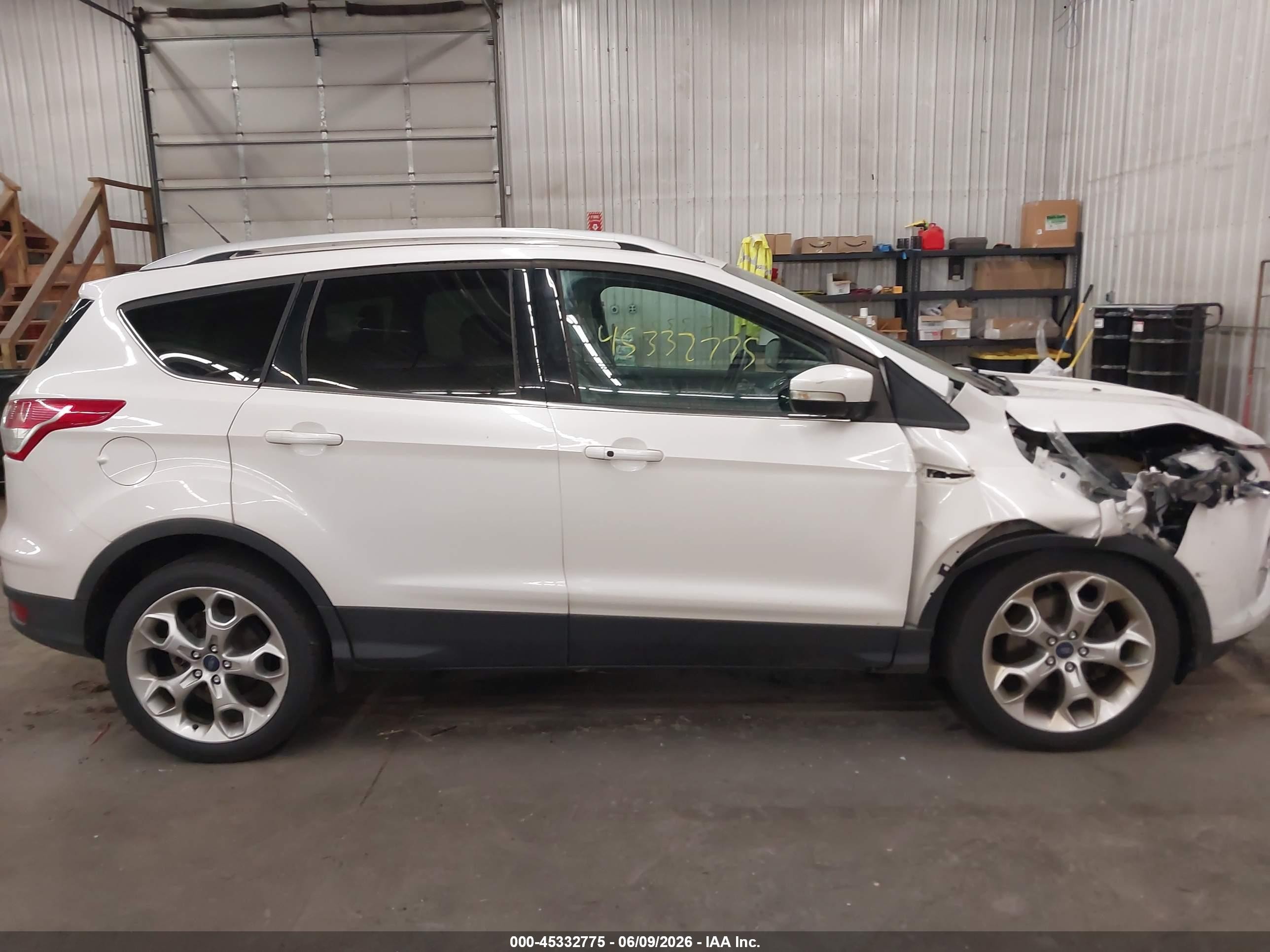 2014 Ford Escape Titanium Белый vin: 1FMCU9J90EUE26981