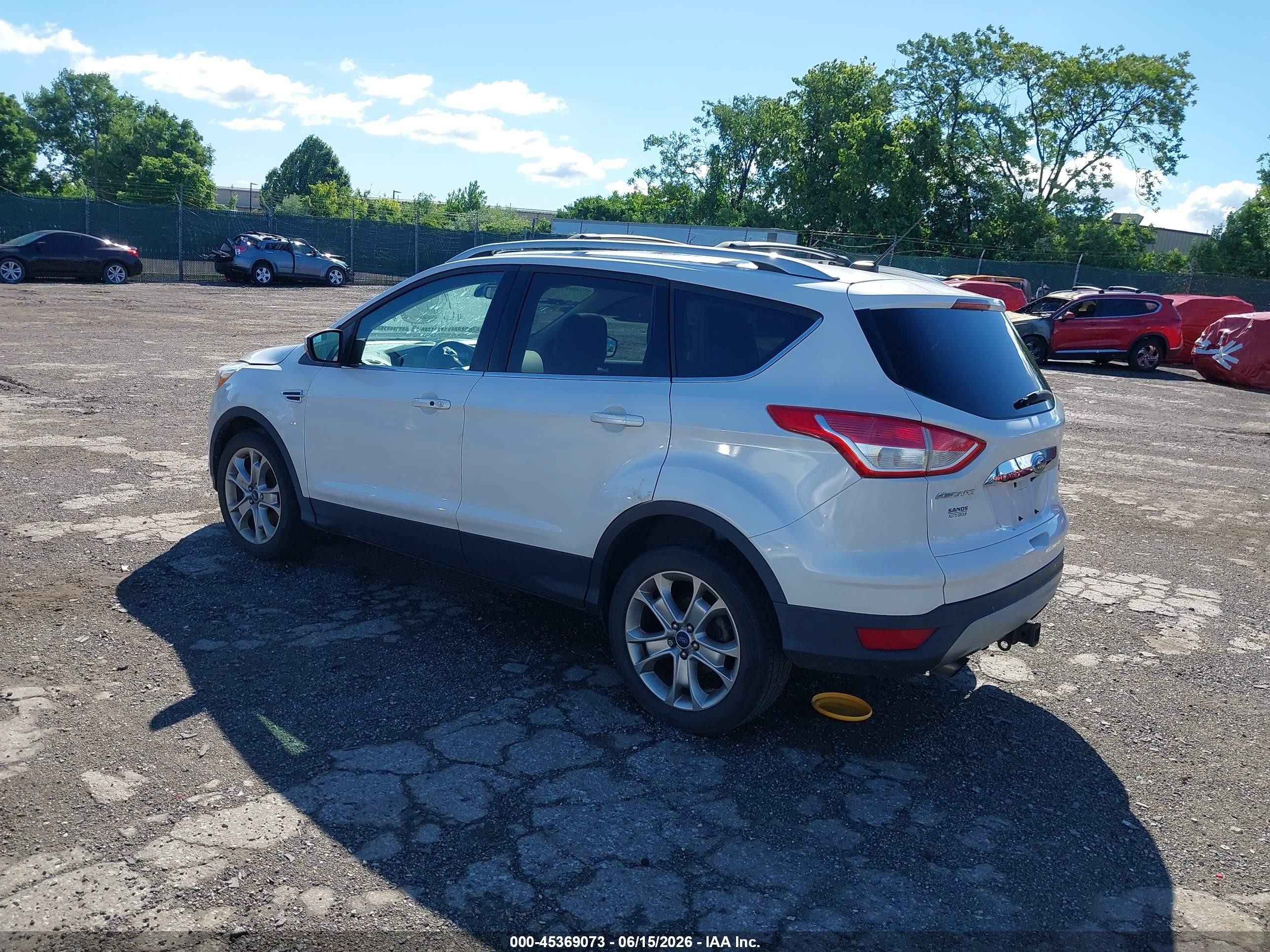 2015 Ford Escape Titanium White vin: 1FMCU9J90FUA98320