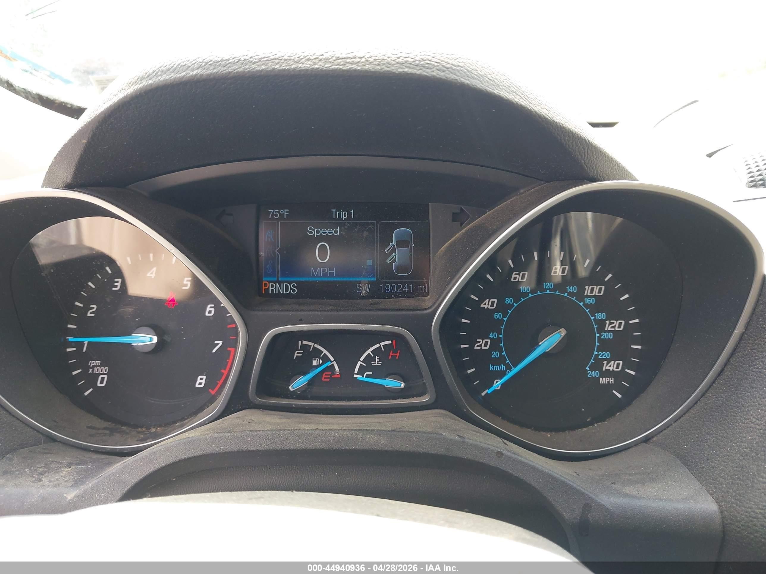 2015 Ford Escape Titanium White vin: 1FMCU9J90FUB12040