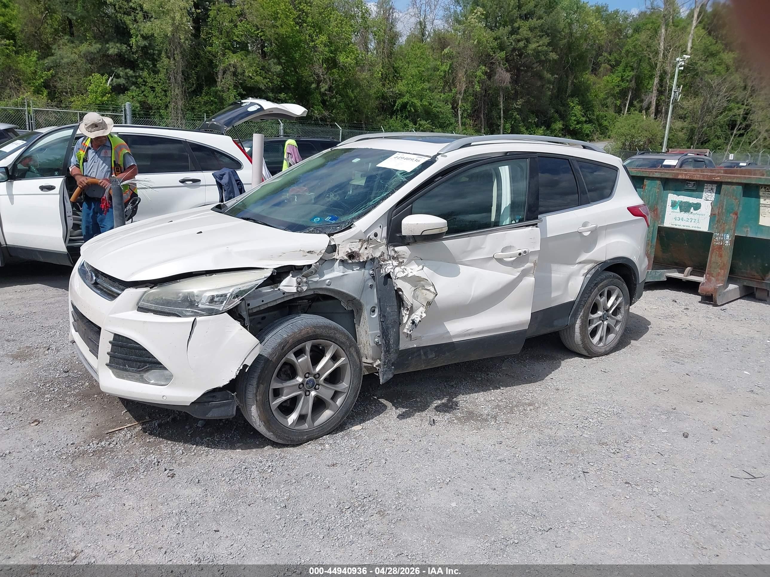 2015 Ford Escape Titanium White vin: 1FMCU9J90FUB12040