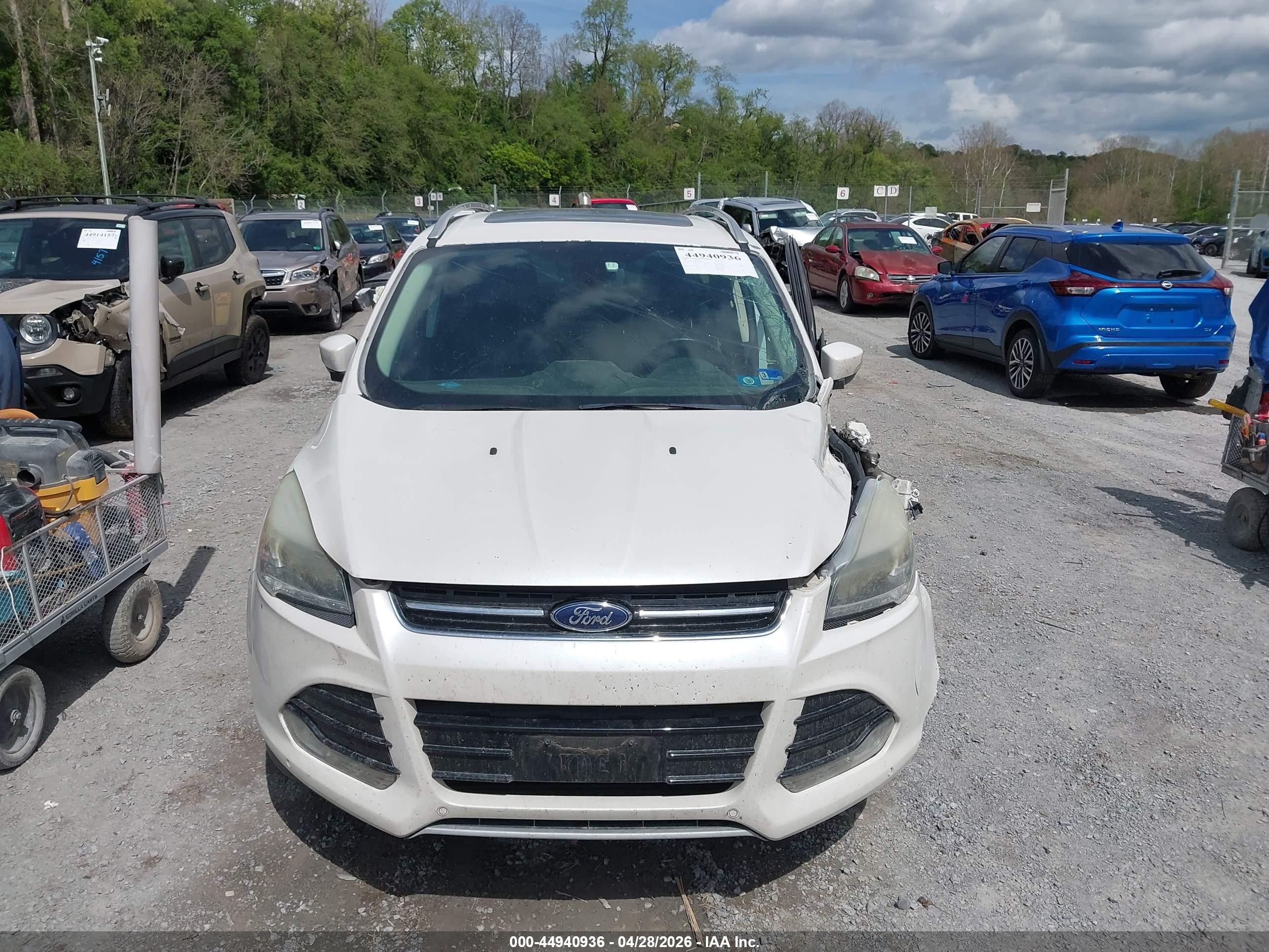 2015 Ford Escape Titanium White vin: 1FMCU9J90FUB12040