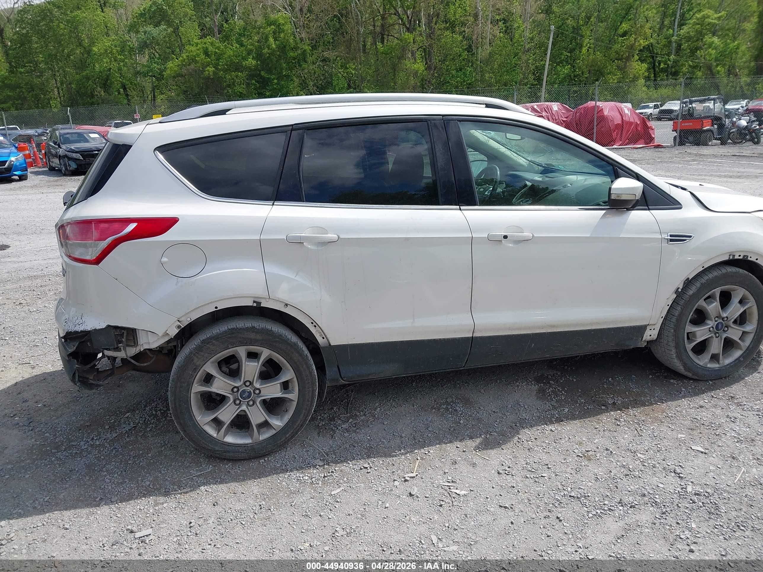 2015 Ford Escape Titanium White vin: 1FMCU9J90FUB12040