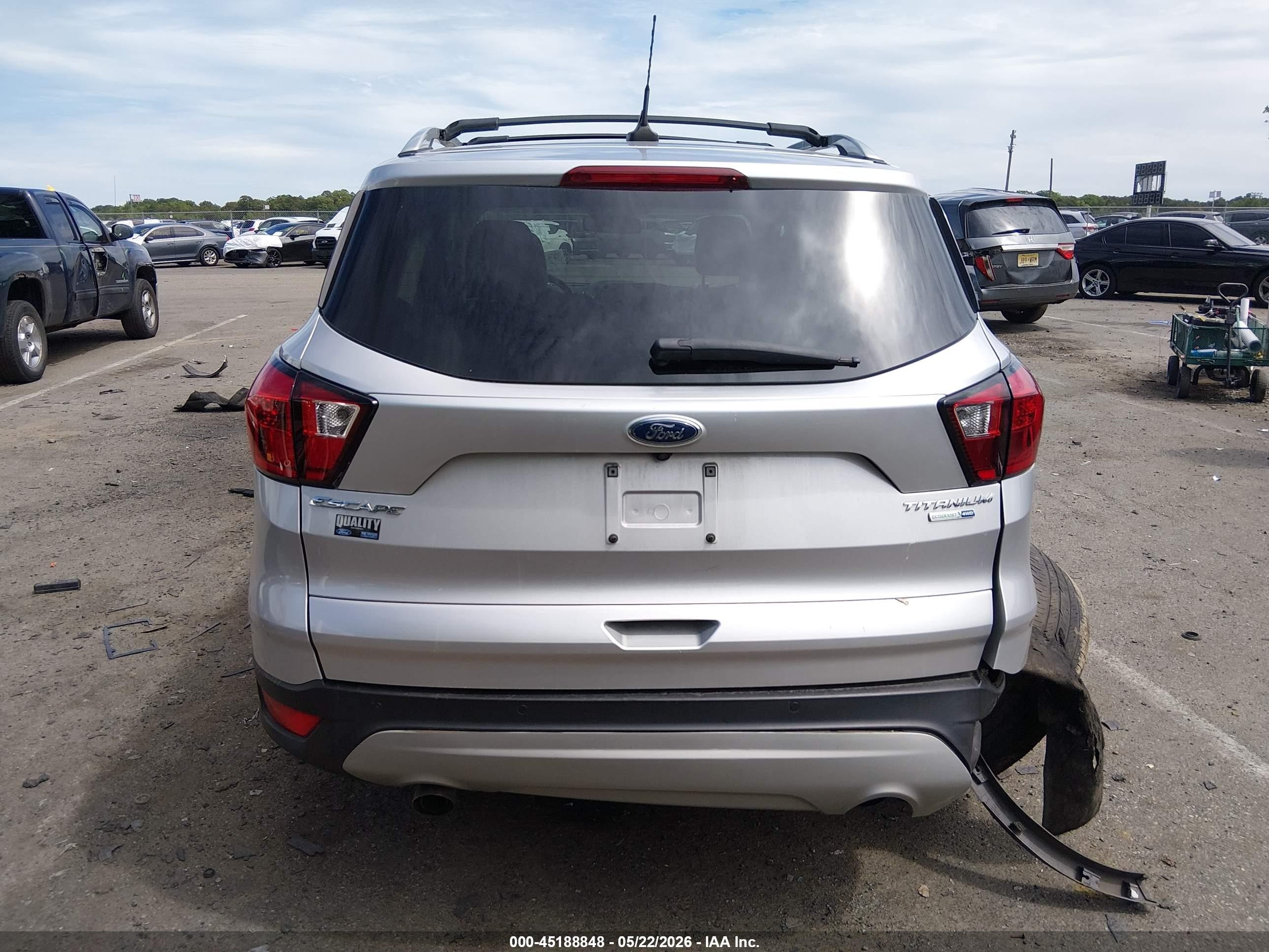 2019 Ford Escape Titanium Silver vin: 1FMCU9J90KUC57086
