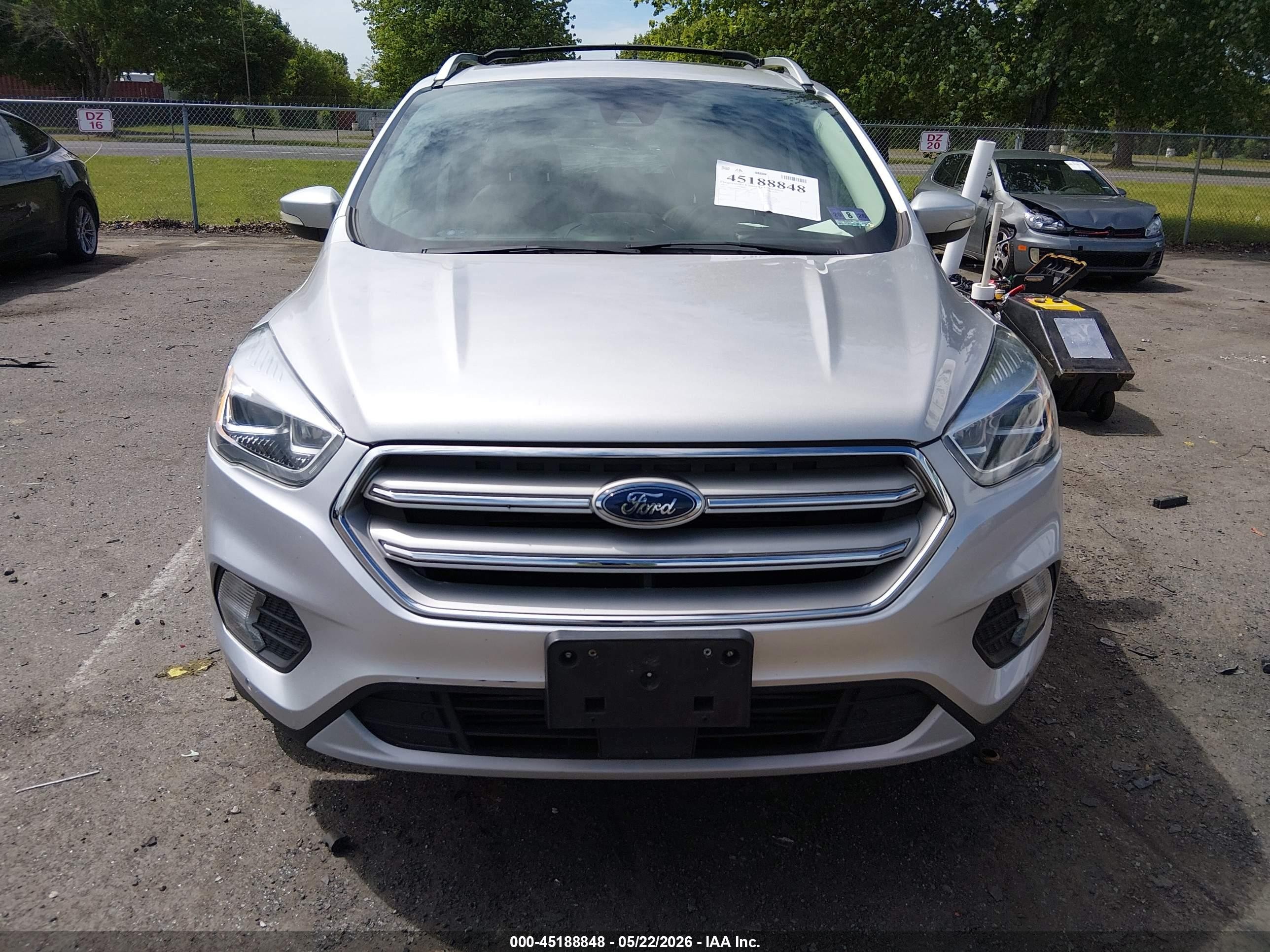 2019 Ford Escape Titanium Silver vin: 1FMCU9J90KUC57086