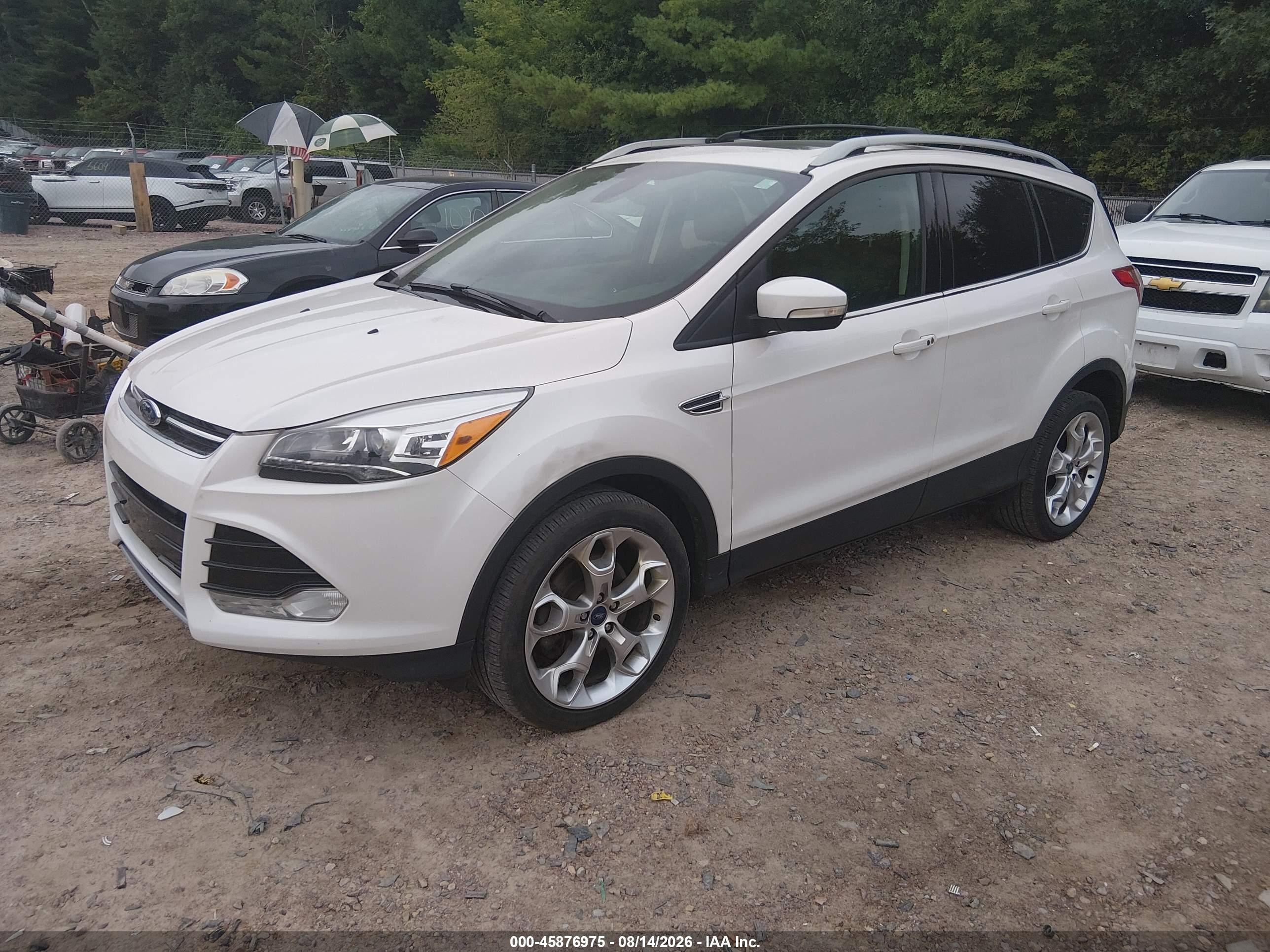 2013 Ford Escape Titanium White vin: 1FMCU9J91DUA52086
