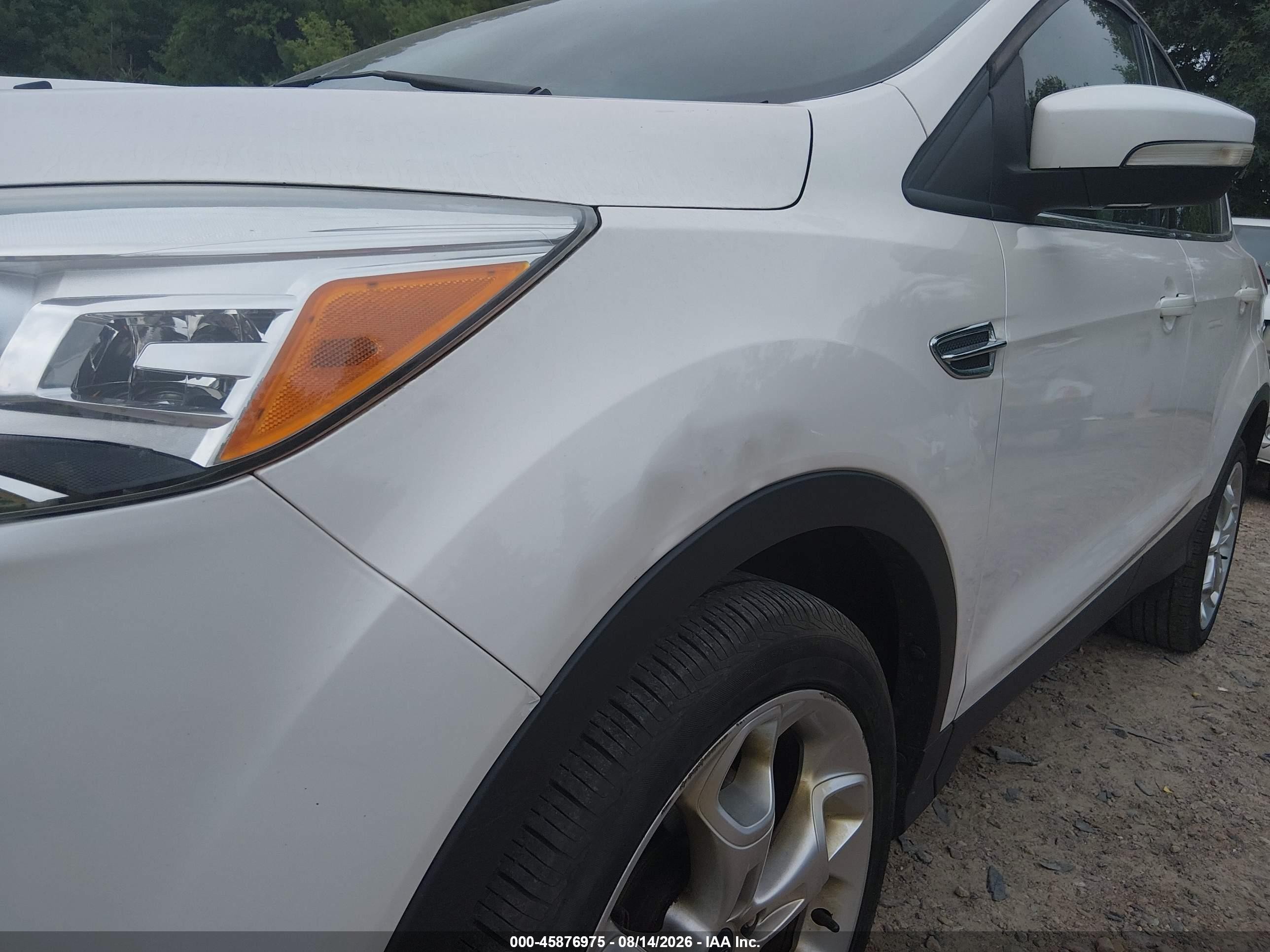 2013 Ford Escape Titanium White vin: 1FMCU9J91DUA52086