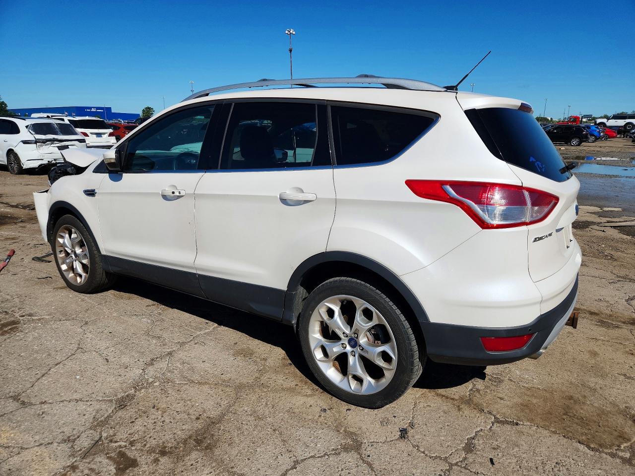 2013 Ford Escape Titanium White vin: 1FMCU9J91DUD36379