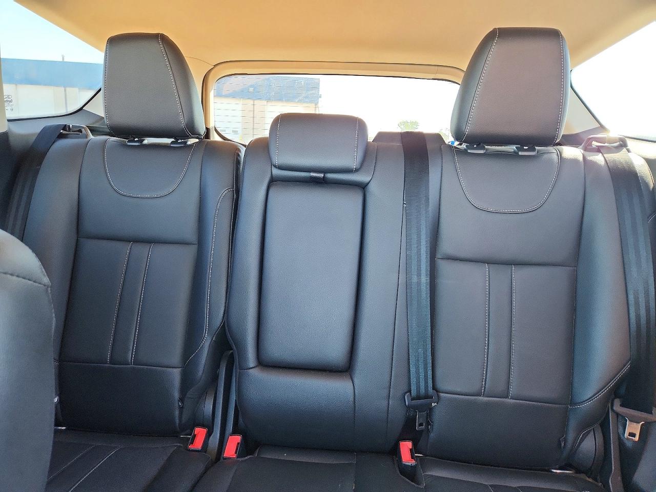 2013 Ford Escape Titanium White vin: 1FMCU9J91DUD36379